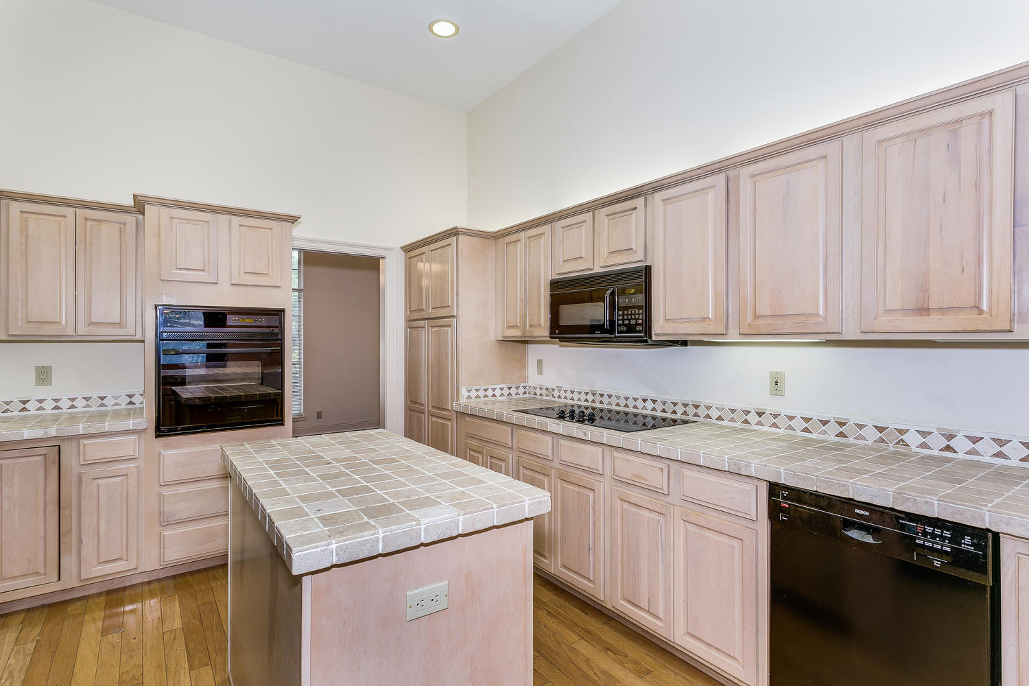 BAY CLIFFS - Residential