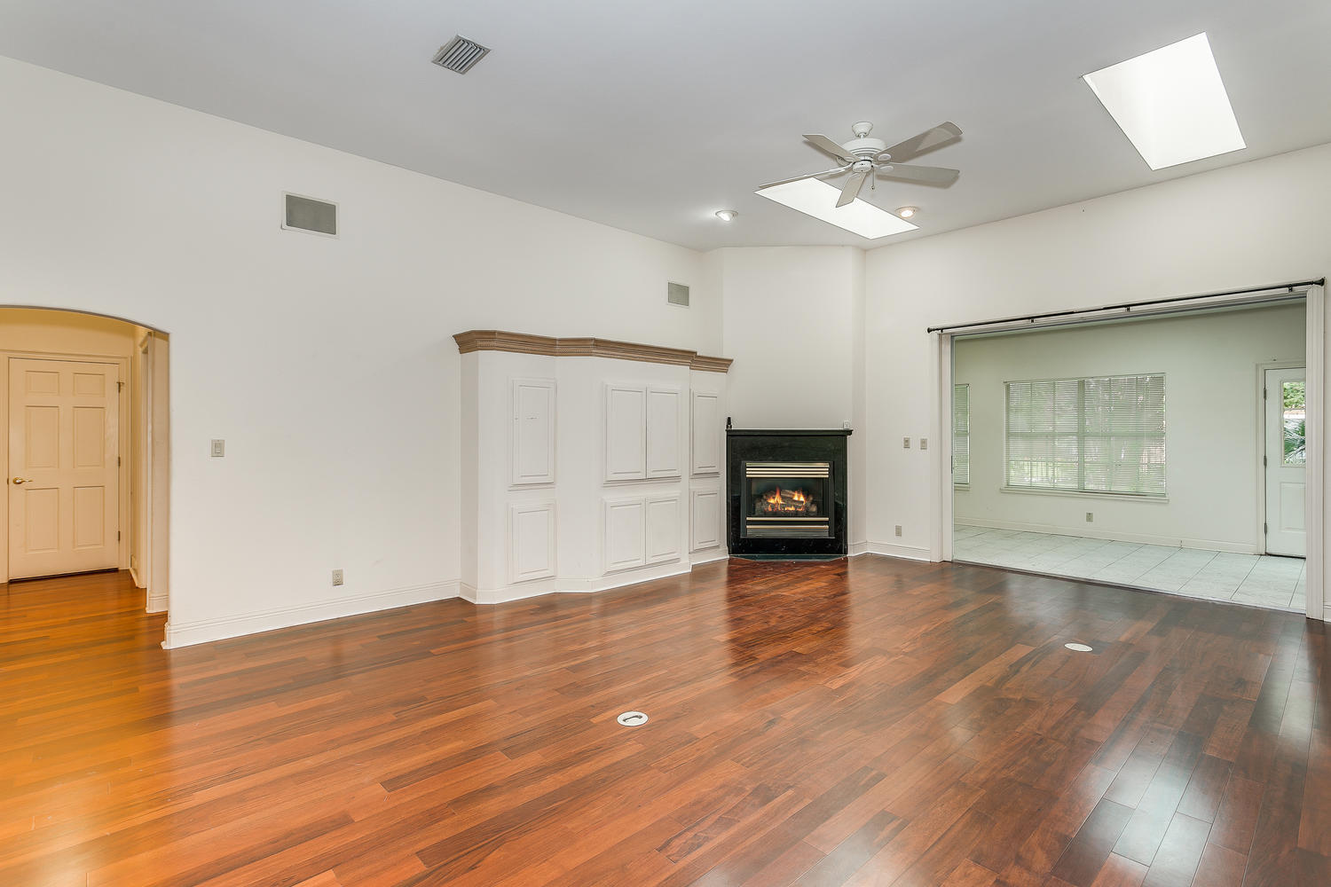 BAY CLIFFS - Residential