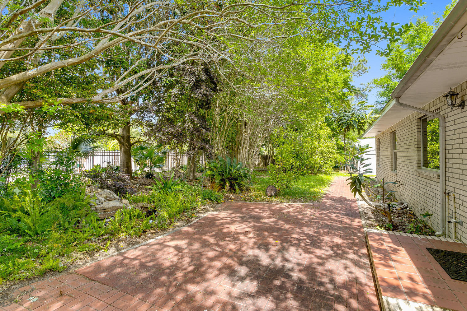 BAY CLIFFS - Residential