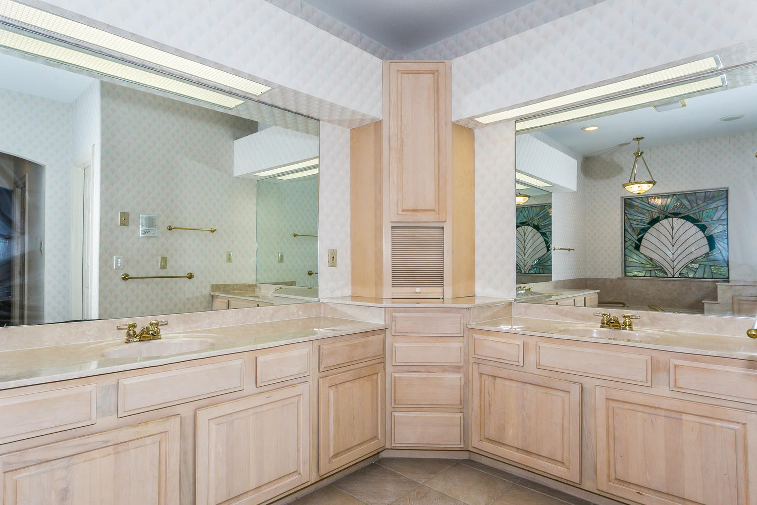 BAY CLIFFS - Residential