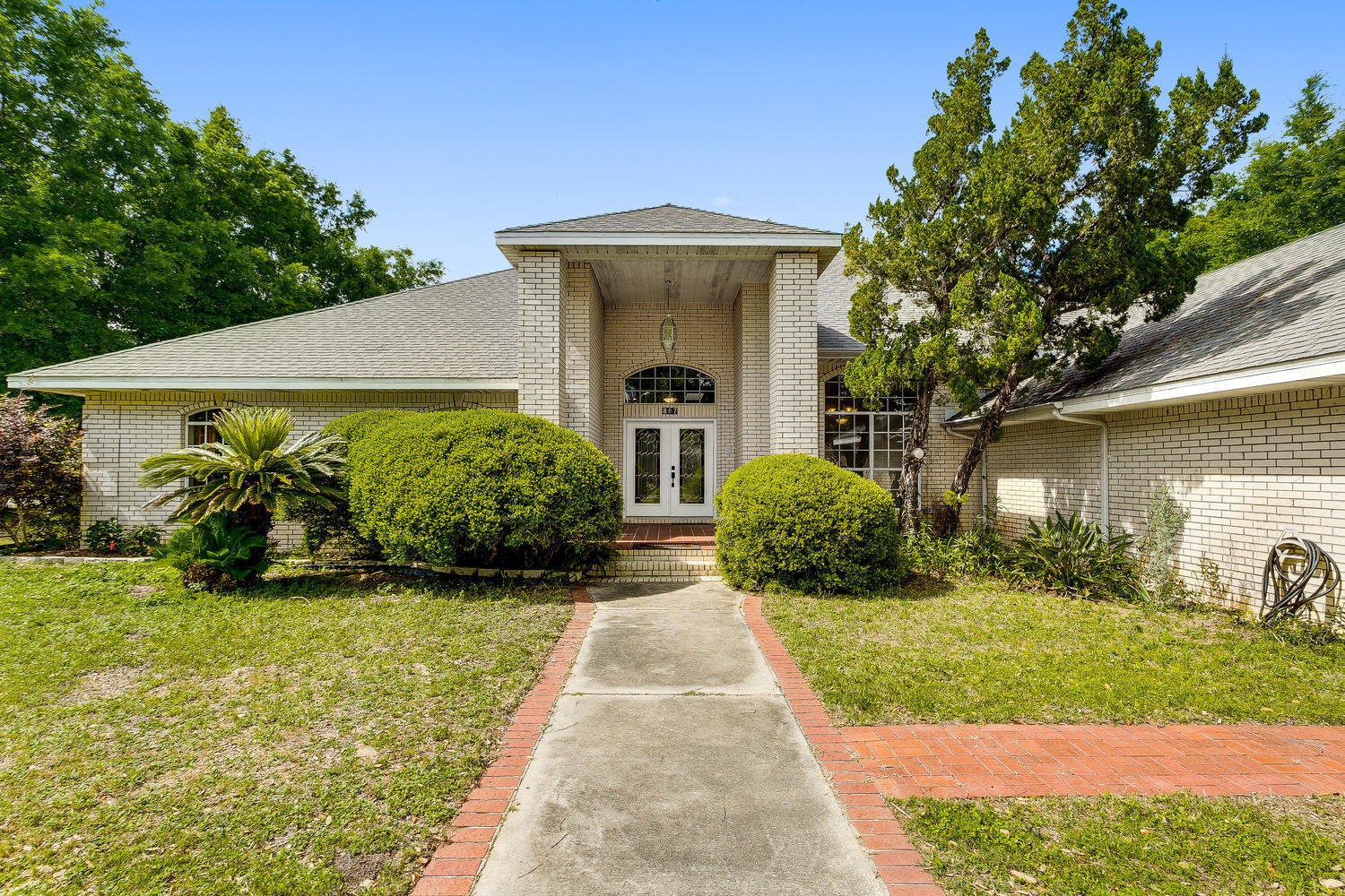 BAY CLIFFS - Residential