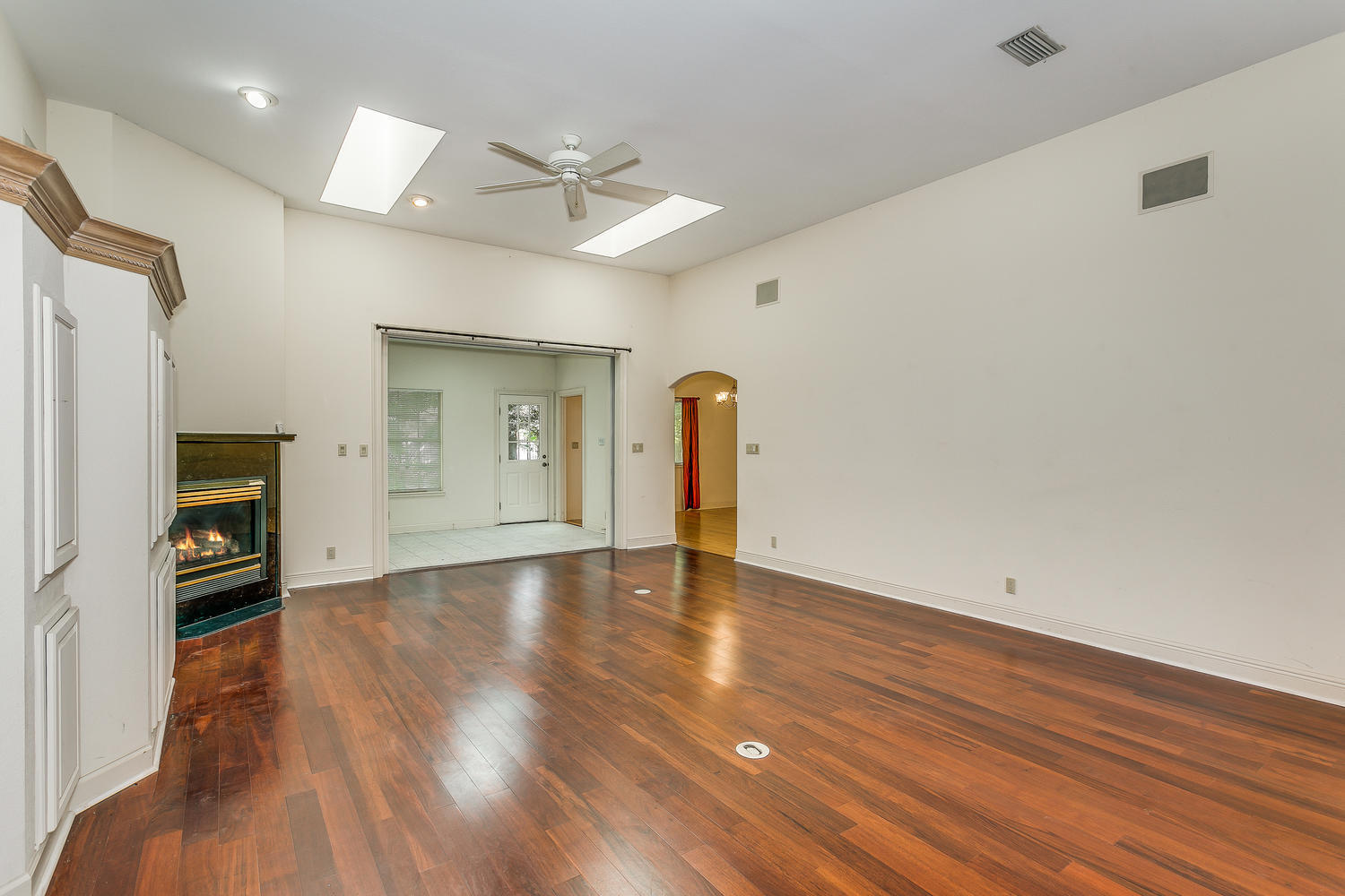 BAY CLIFFS - Residential