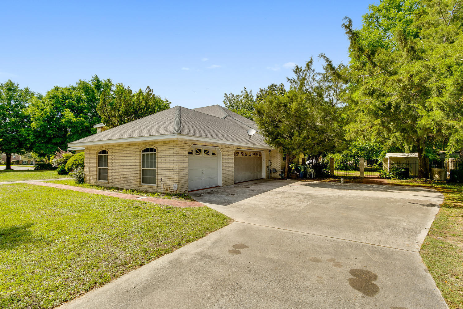 BAY CLIFFS - Residential