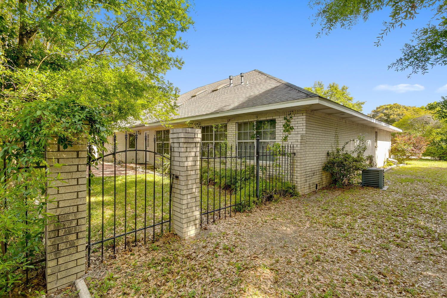 BAY CLIFFS - Residential