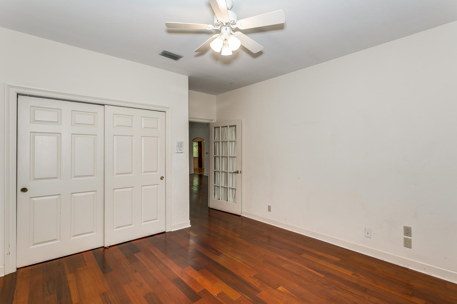 BAY CLIFFS - Residential