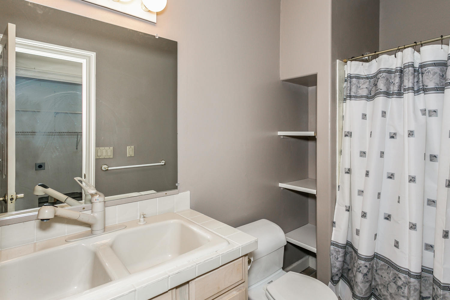 BAY CLIFFS - Residential