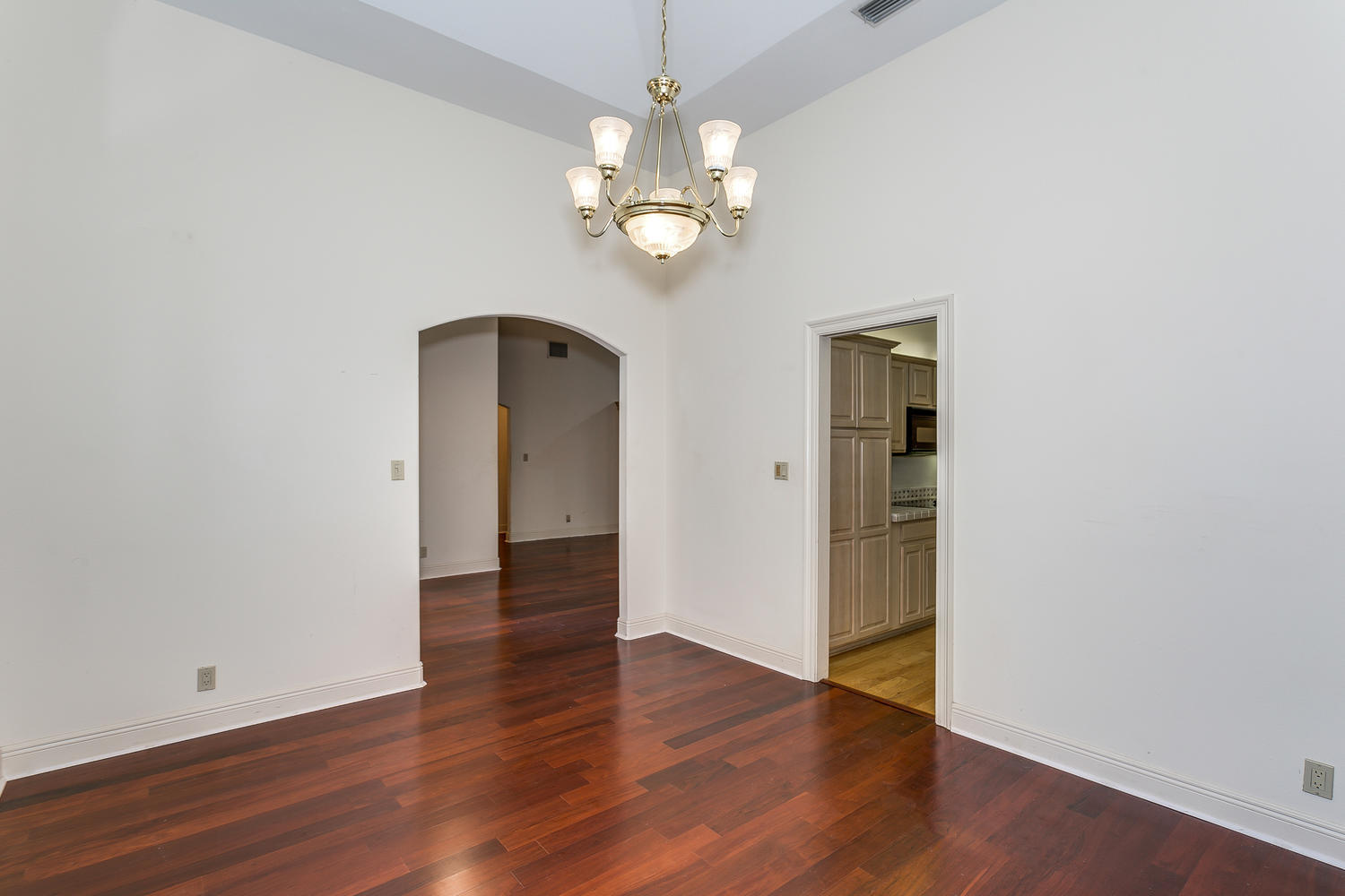 BAY CLIFFS - Residential