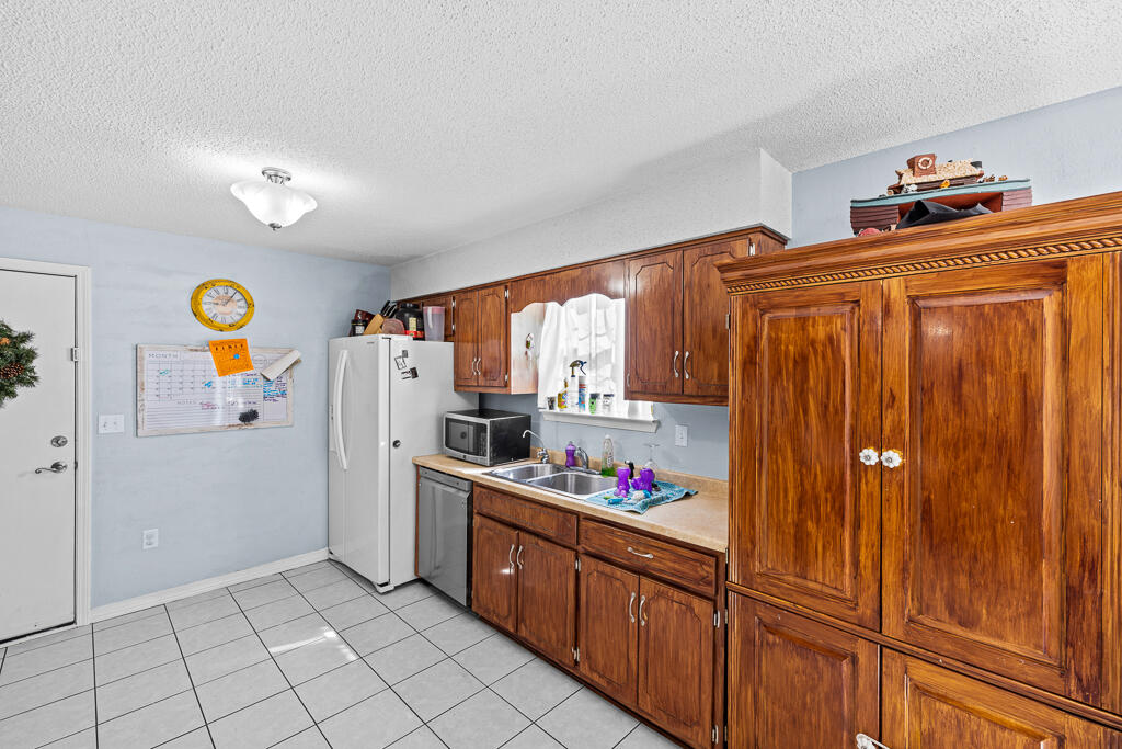 NORTHVIEW ESTATES 3RD ADDN - Residential