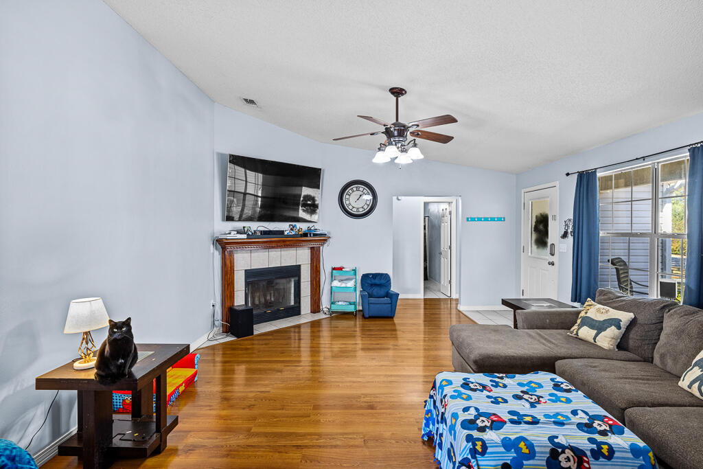 NORTHVIEW ESTATES 3RD ADDN - Residential