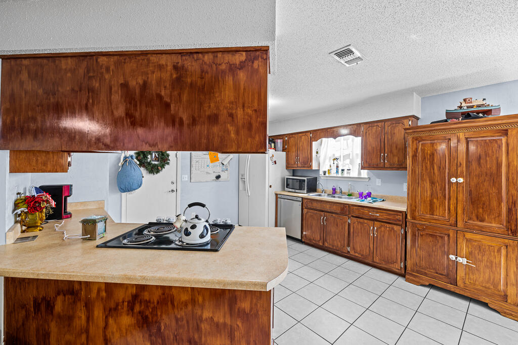 NORTHVIEW ESTATES 3RD ADDN - Residential