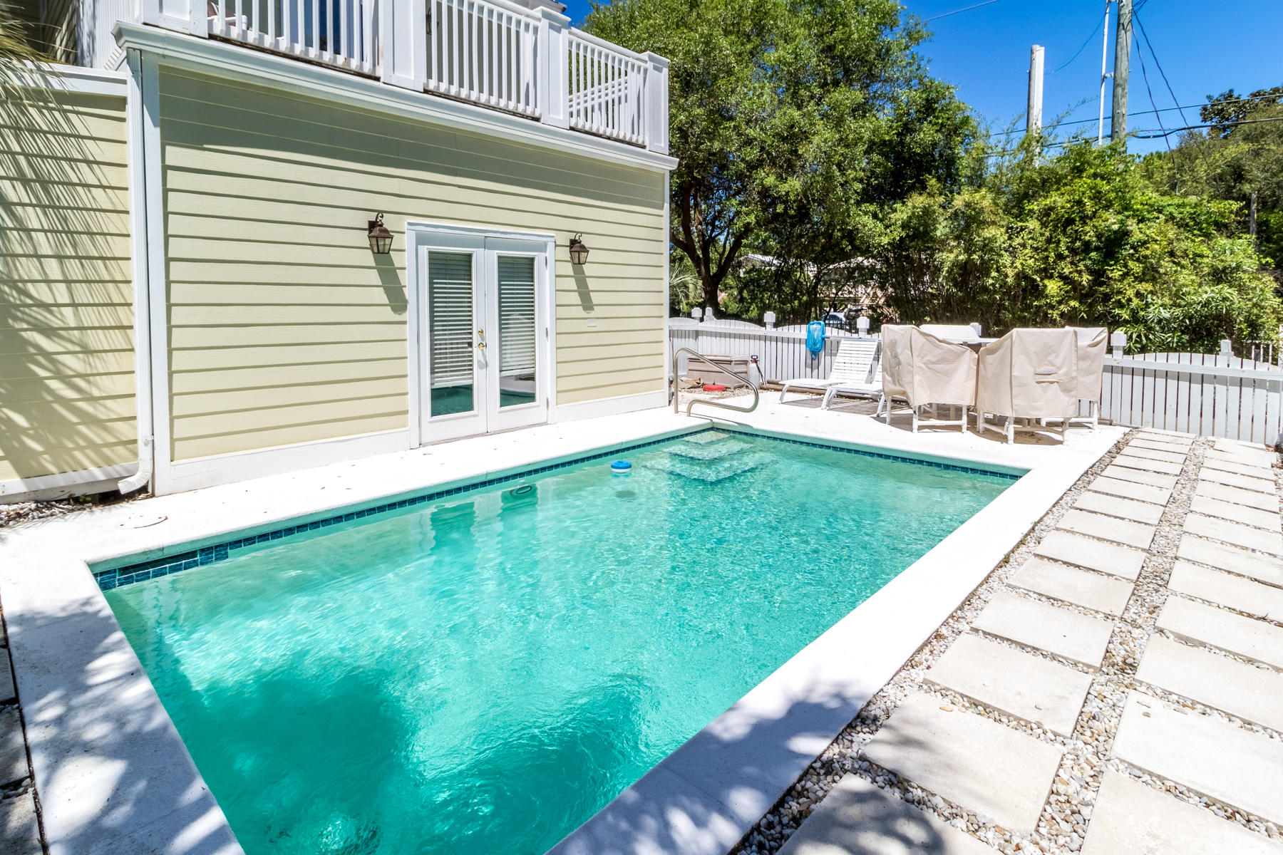 SUNRISE BEACH - Residential