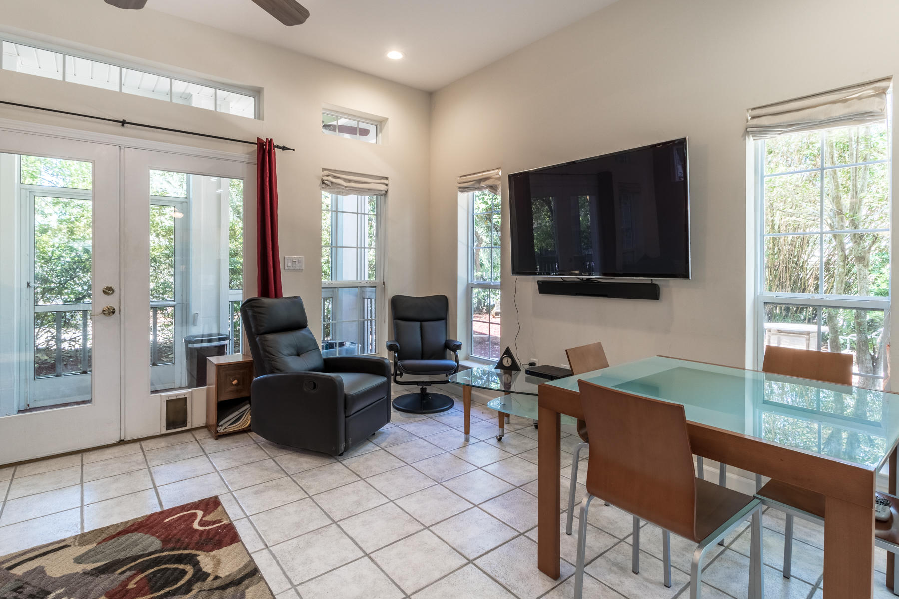 SUNRISE BEACH - Residential