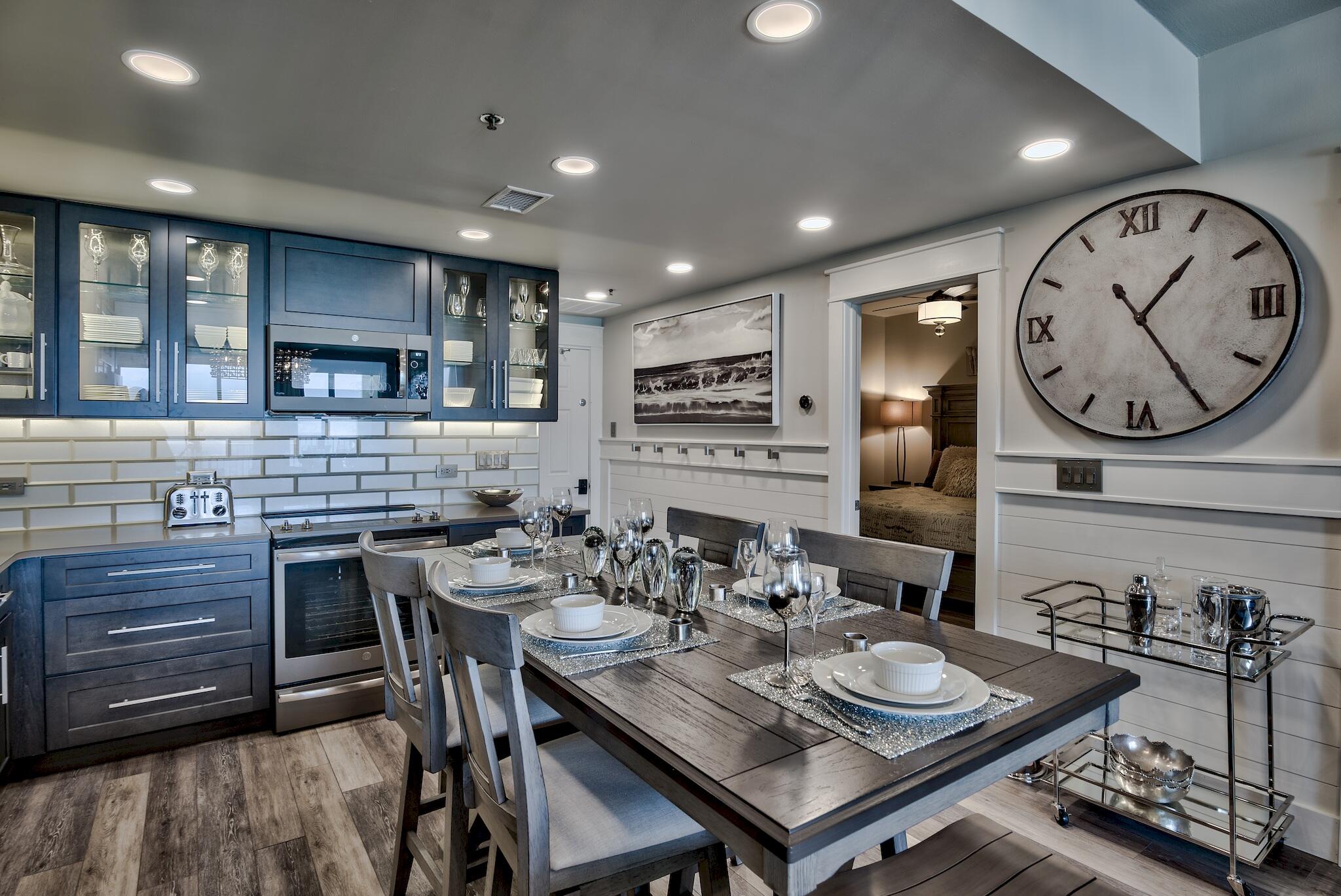 LEEWARD KEY - Residential