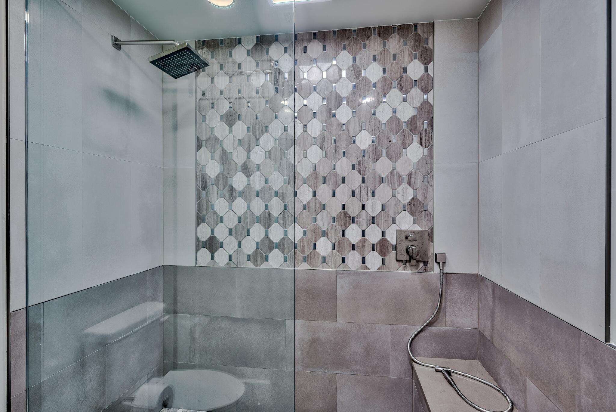 LEEWARD KEY - Residential