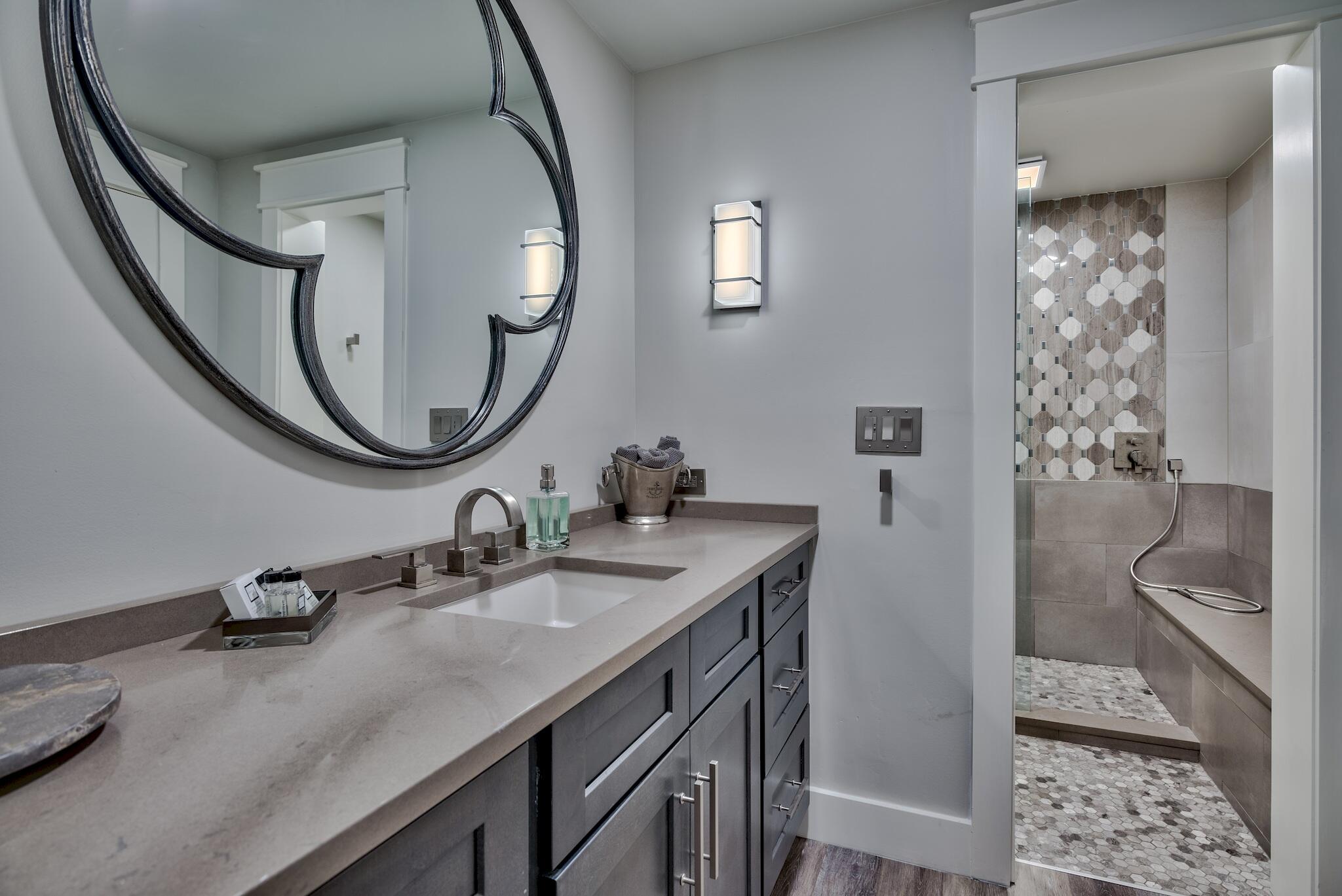 LEEWARD KEY - Residential