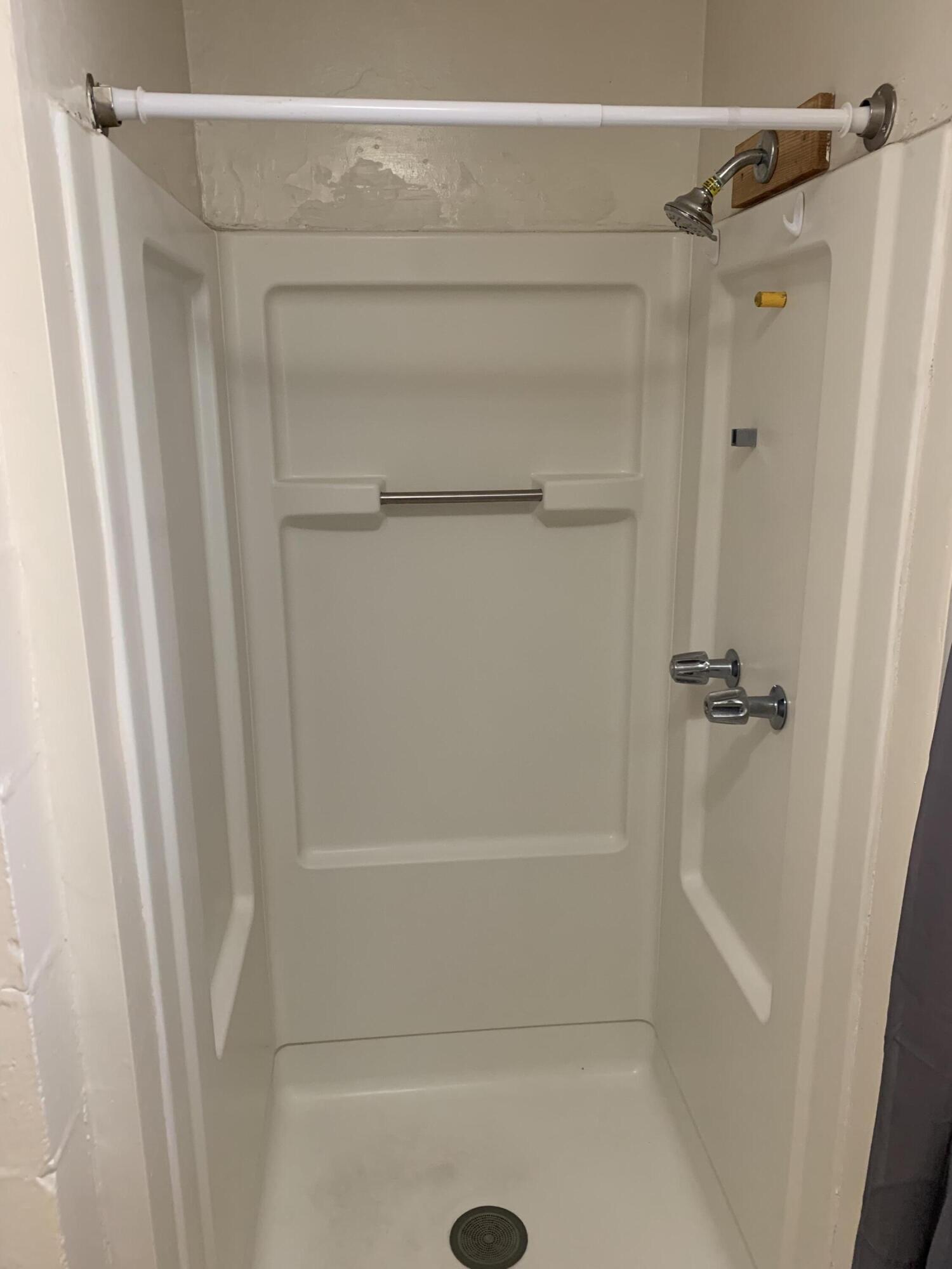 PINEVIEW - Residential Lease