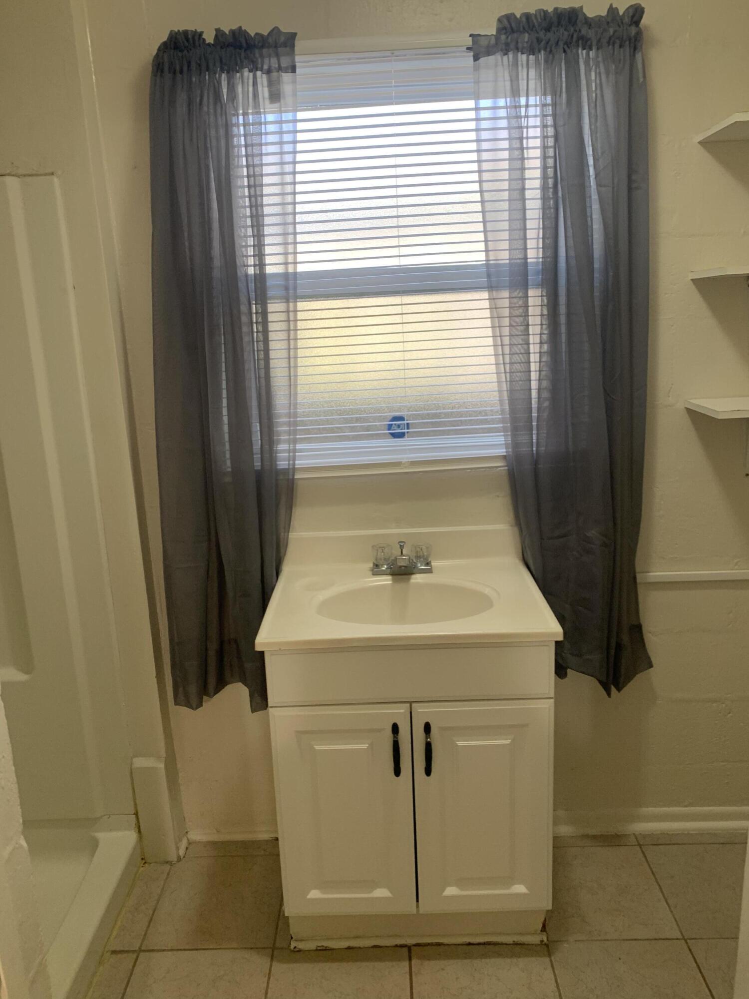 PINEVIEW - Residential Lease