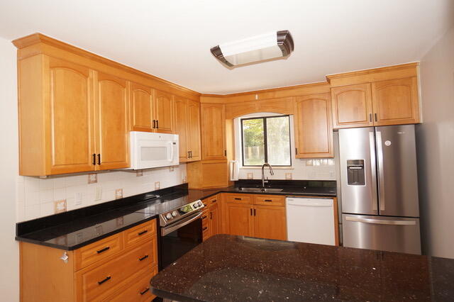 TIMBERLAKE ESTATES - Residential