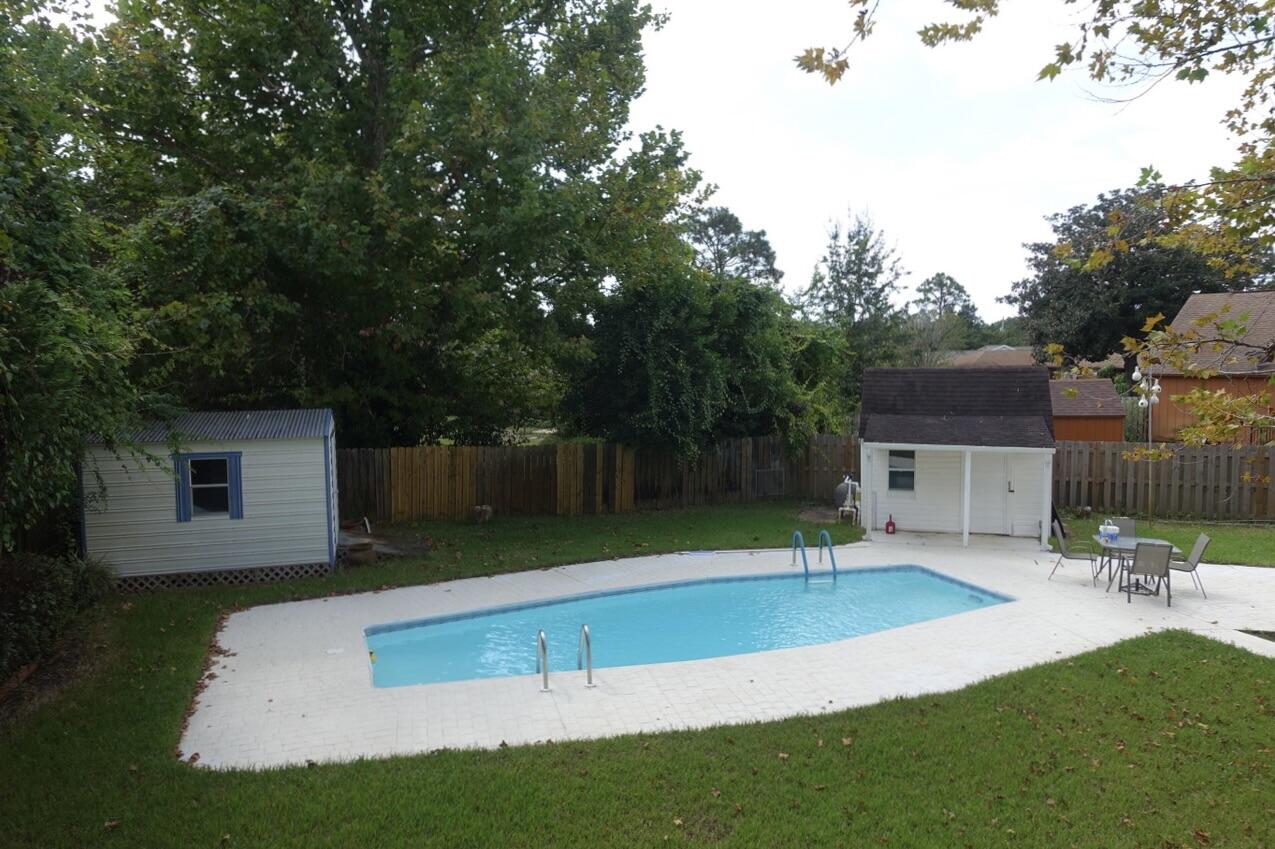 TIMBERLAKE ESTATES - Residential