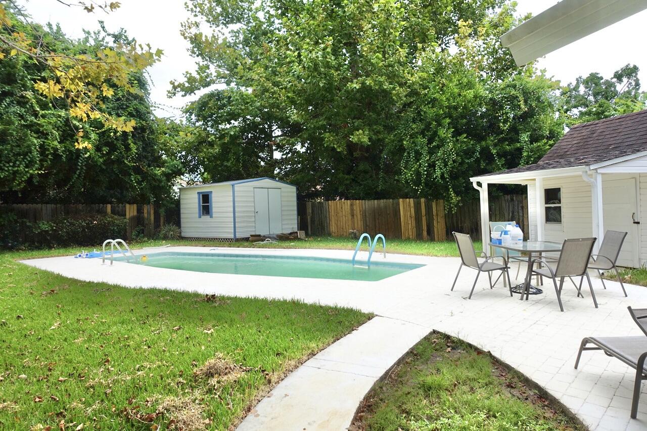 TIMBERLAKE ESTATES - Residential