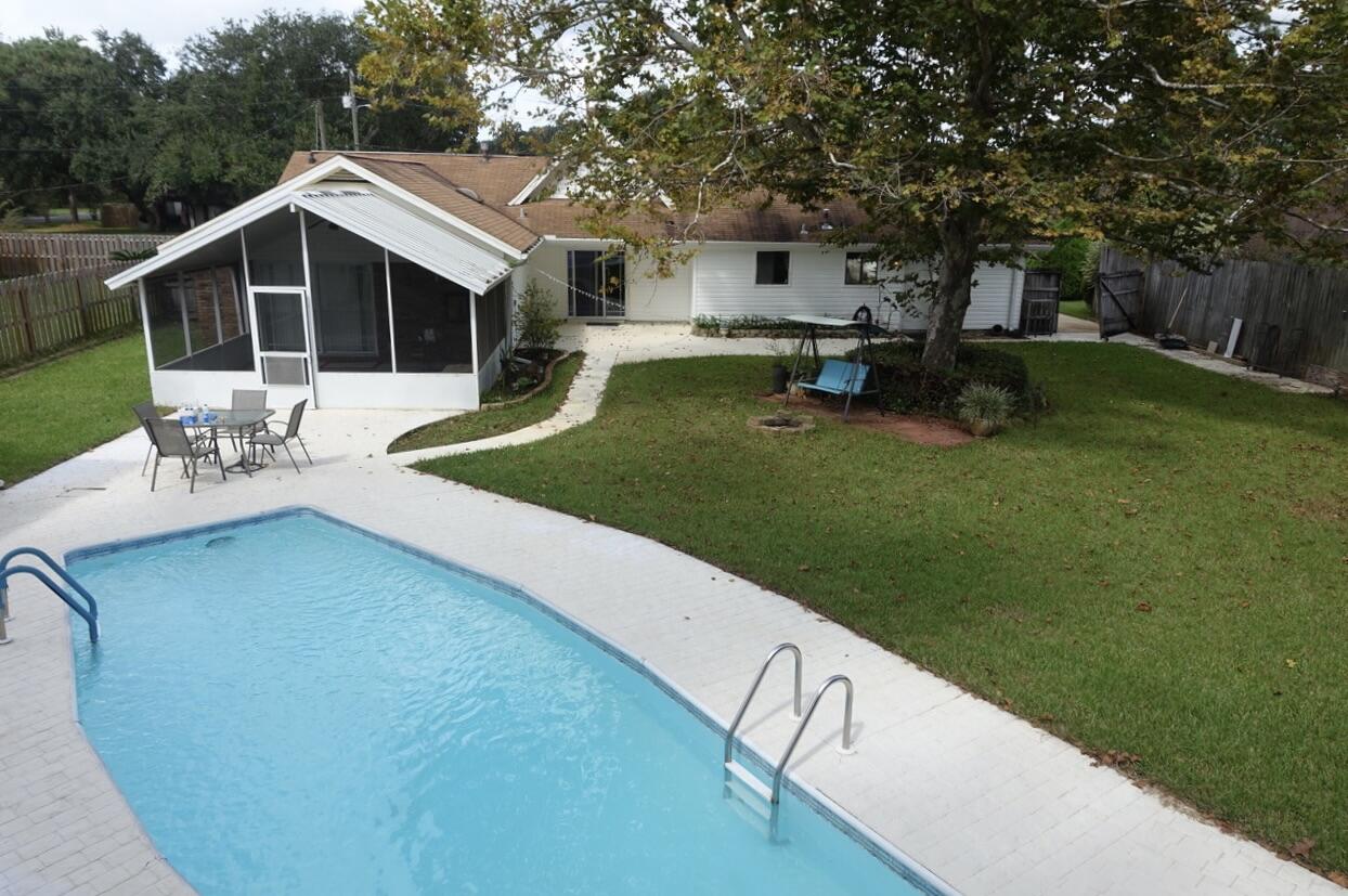 TIMBERLAKE ESTATES - Residential