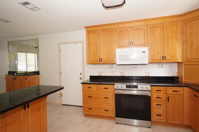 TIMBERLAKE ESTATES - Residential