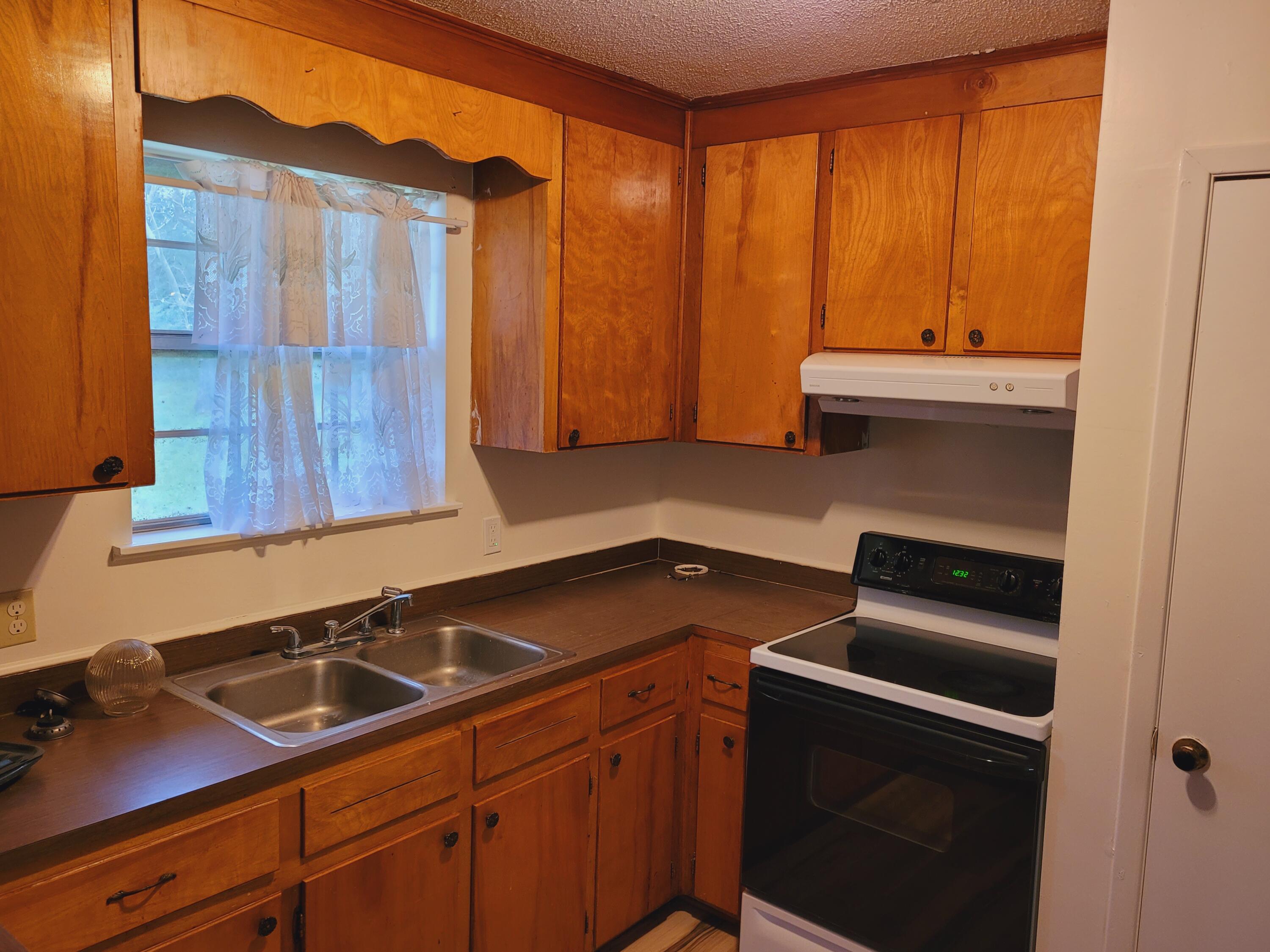 ADAMS POWELL EAST - Residential