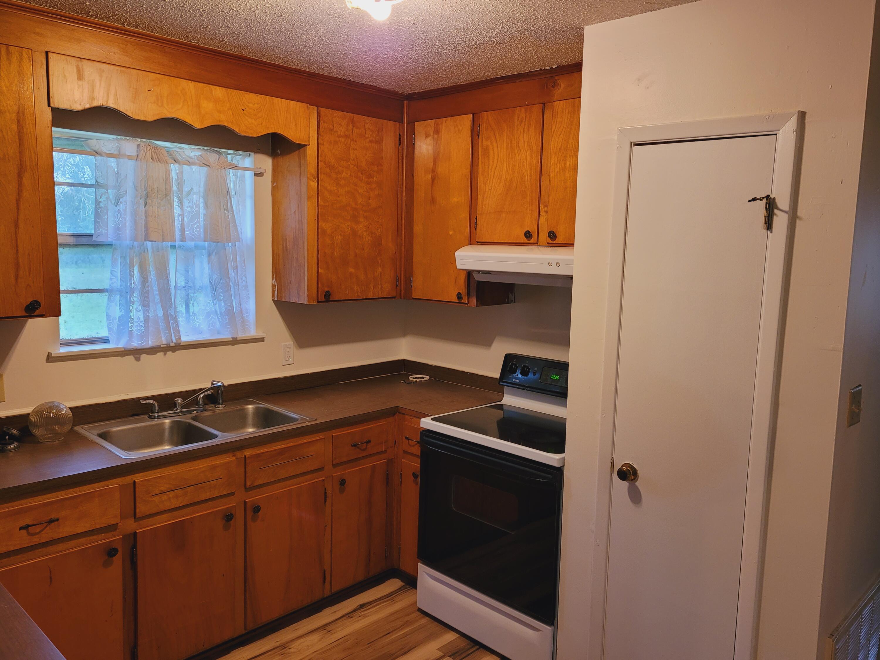 ADAMS POWELL EAST - Residential