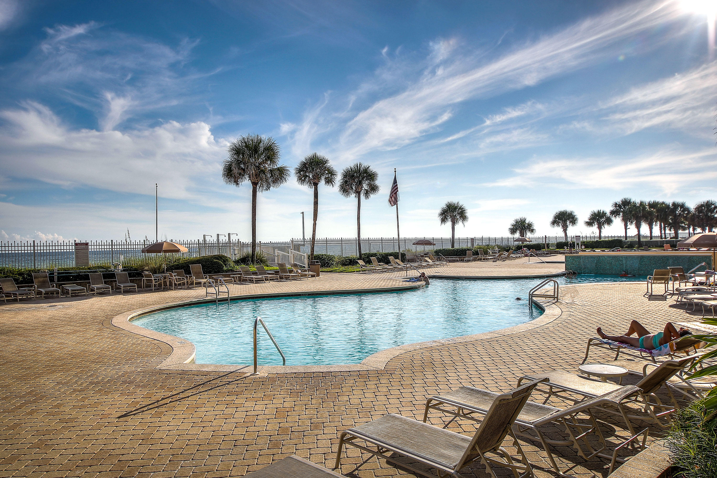 SILVER BEACH TOWERS WEST - Residential