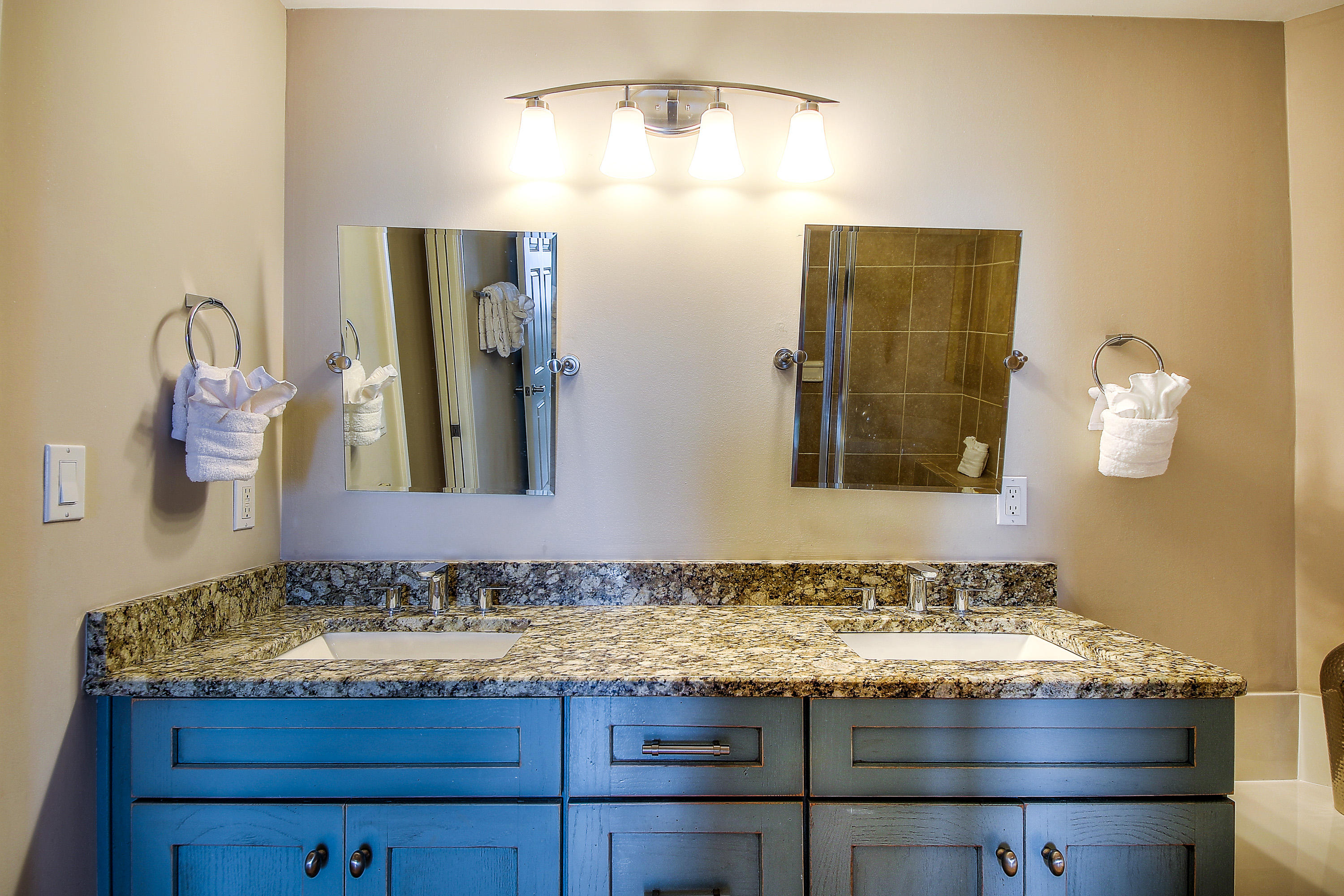 SILVER BEACH TOWERS WEST - Residential