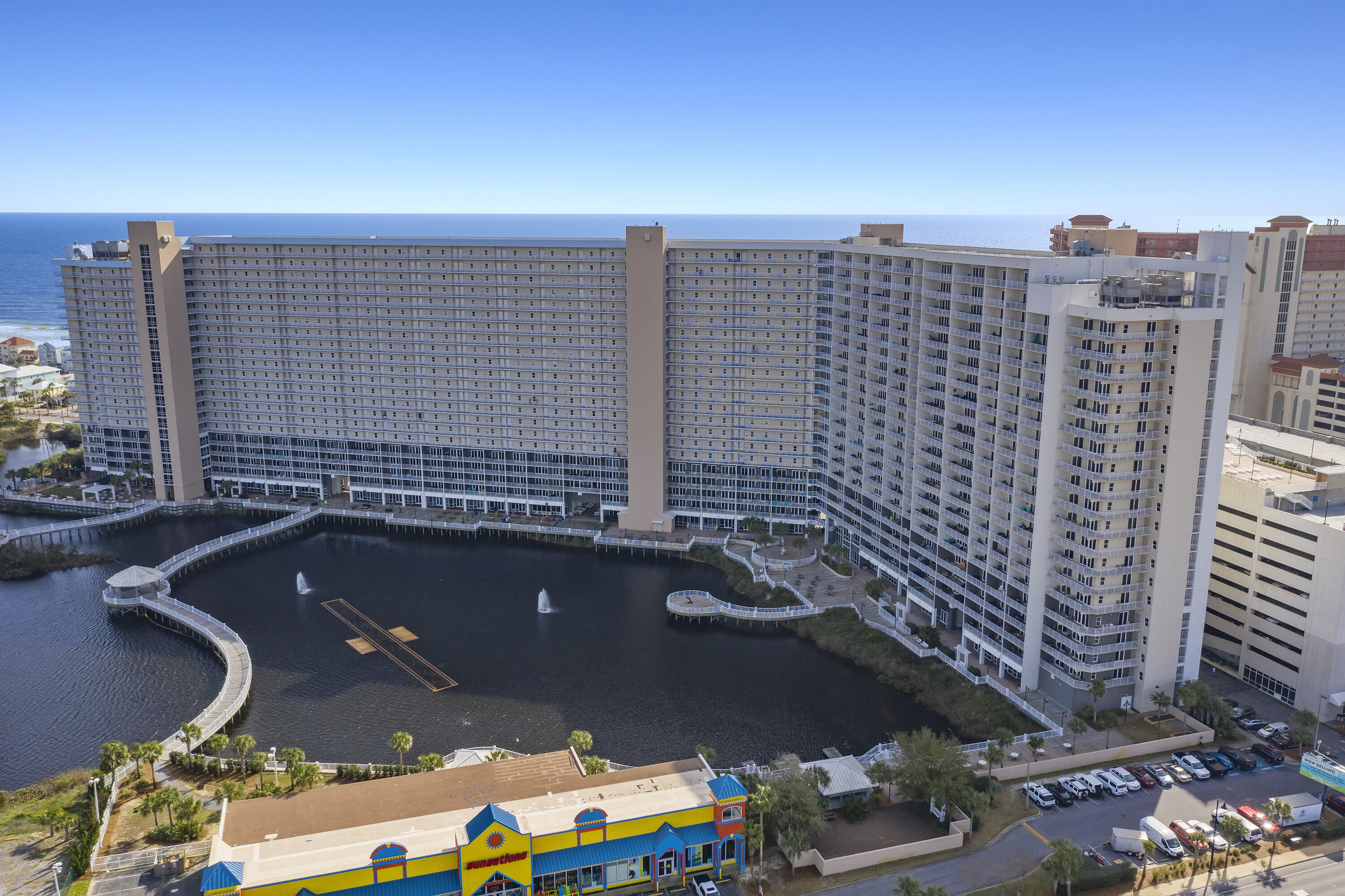 LAKETOWN WHARF - Residential