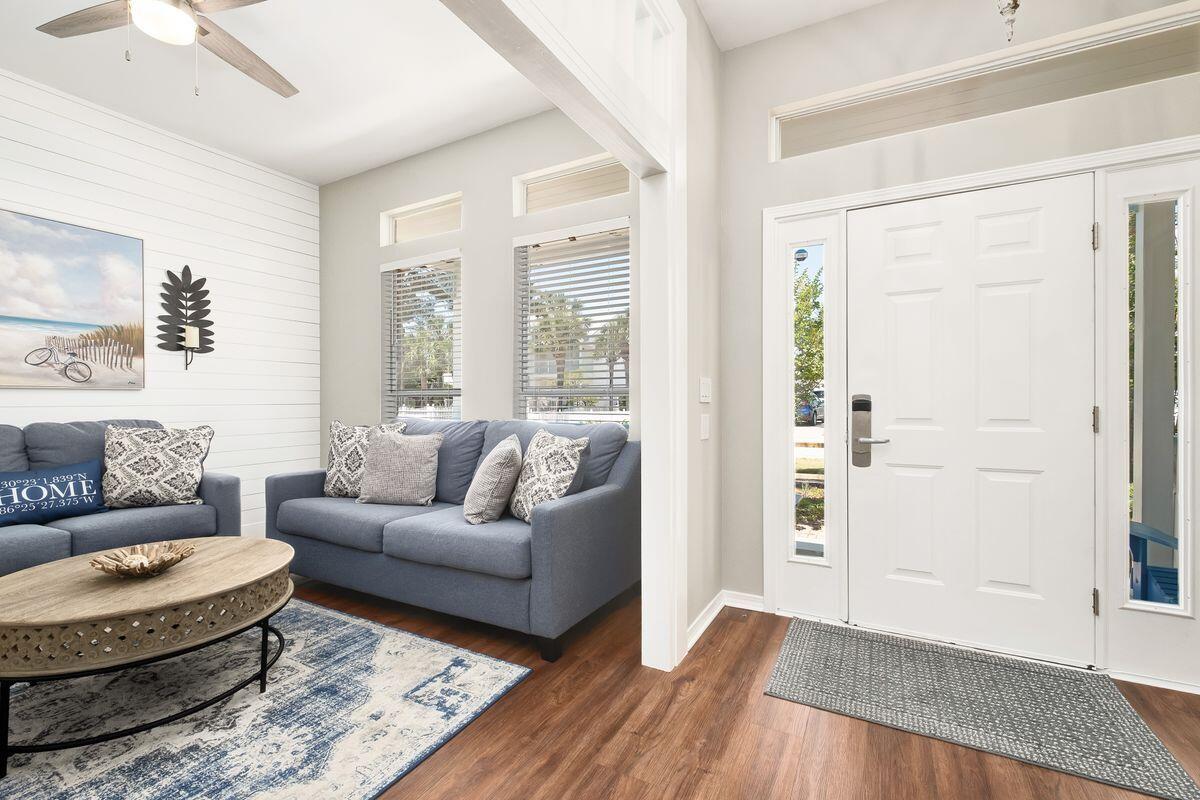 CRYSTAL SHORES - Residential