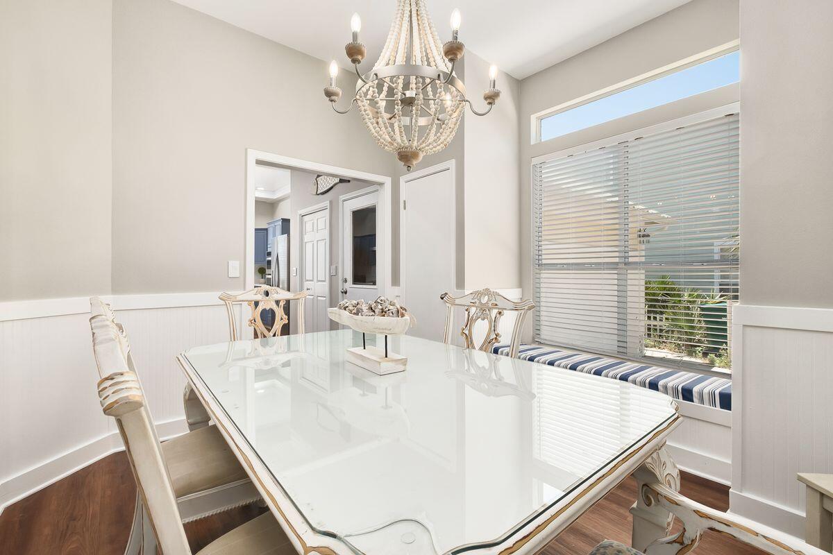 CRYSTAL SHORES - Residential