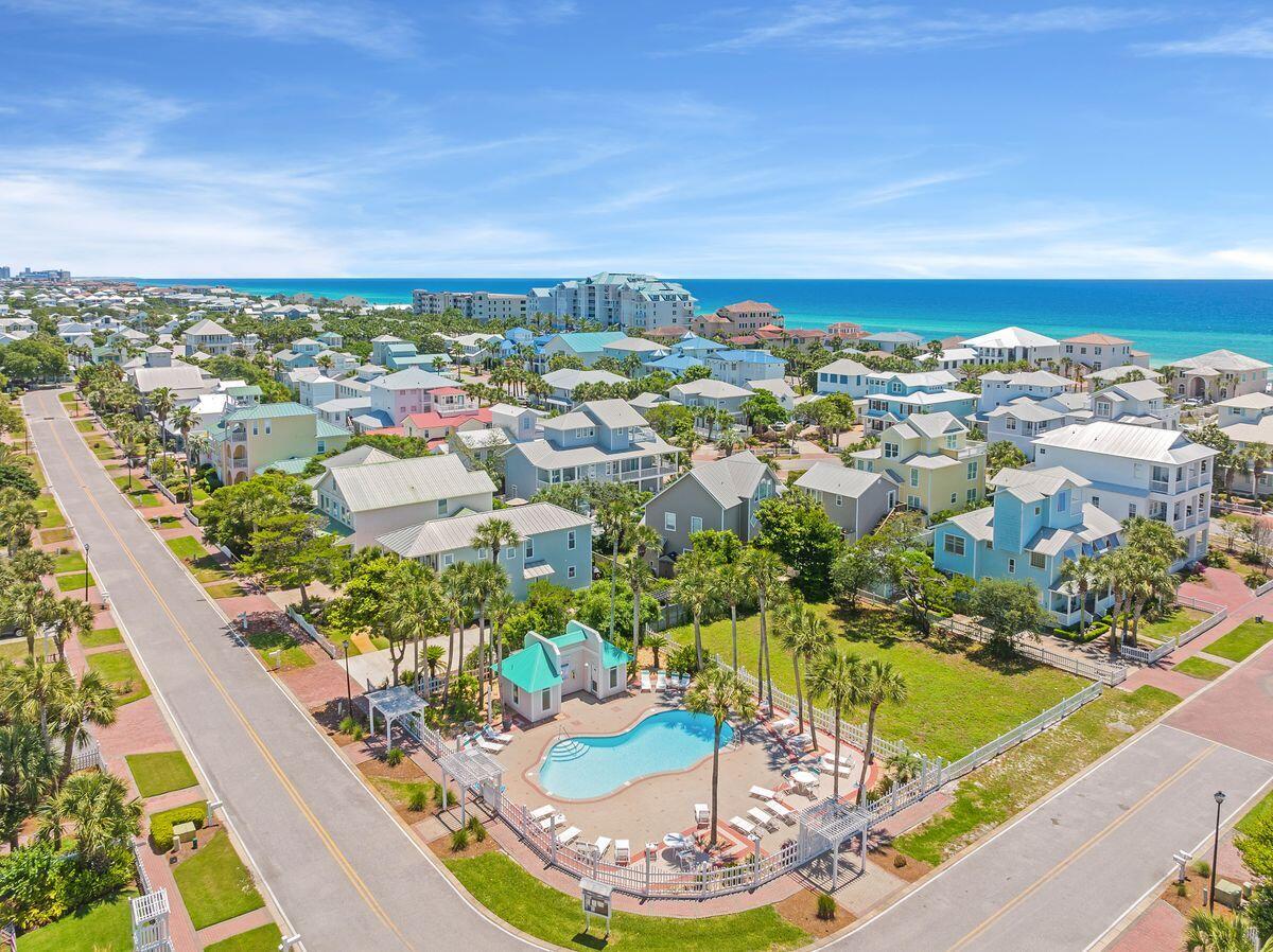 CRYSTAL SHORES - Residential