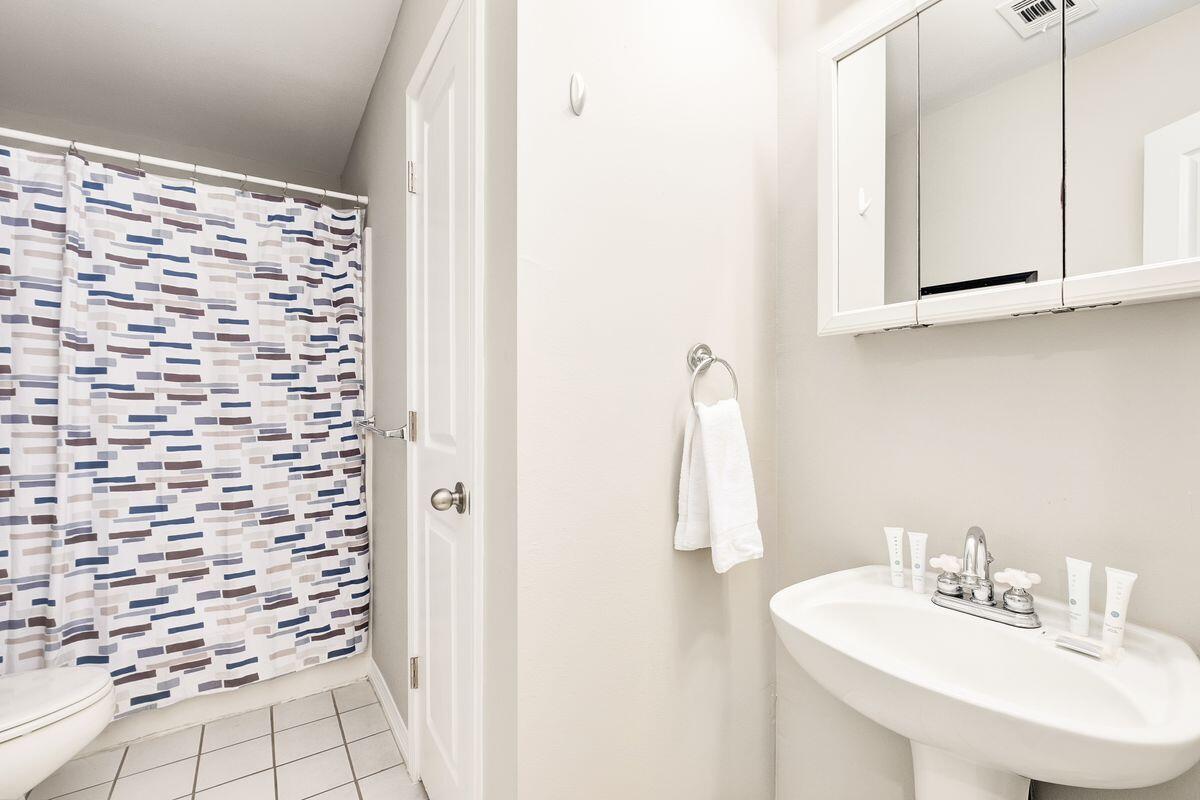 CRYSTAL SHORES - Residential