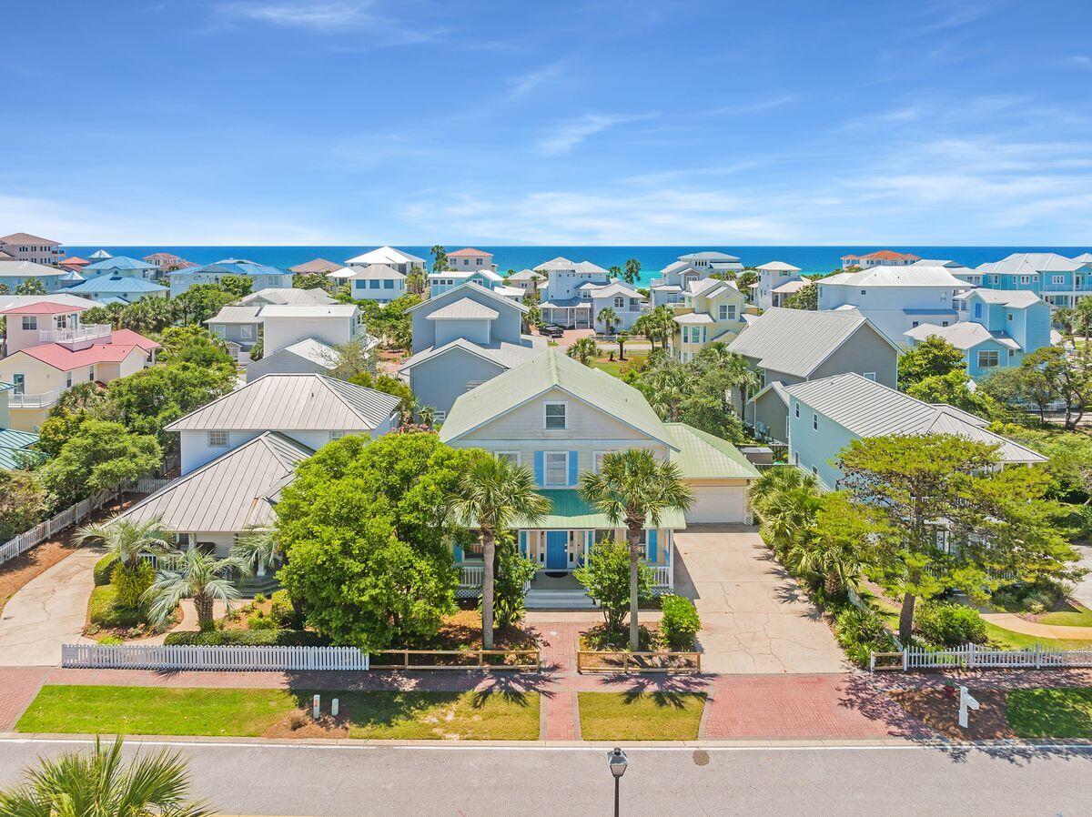 CRYSTAL SHORES - Residential