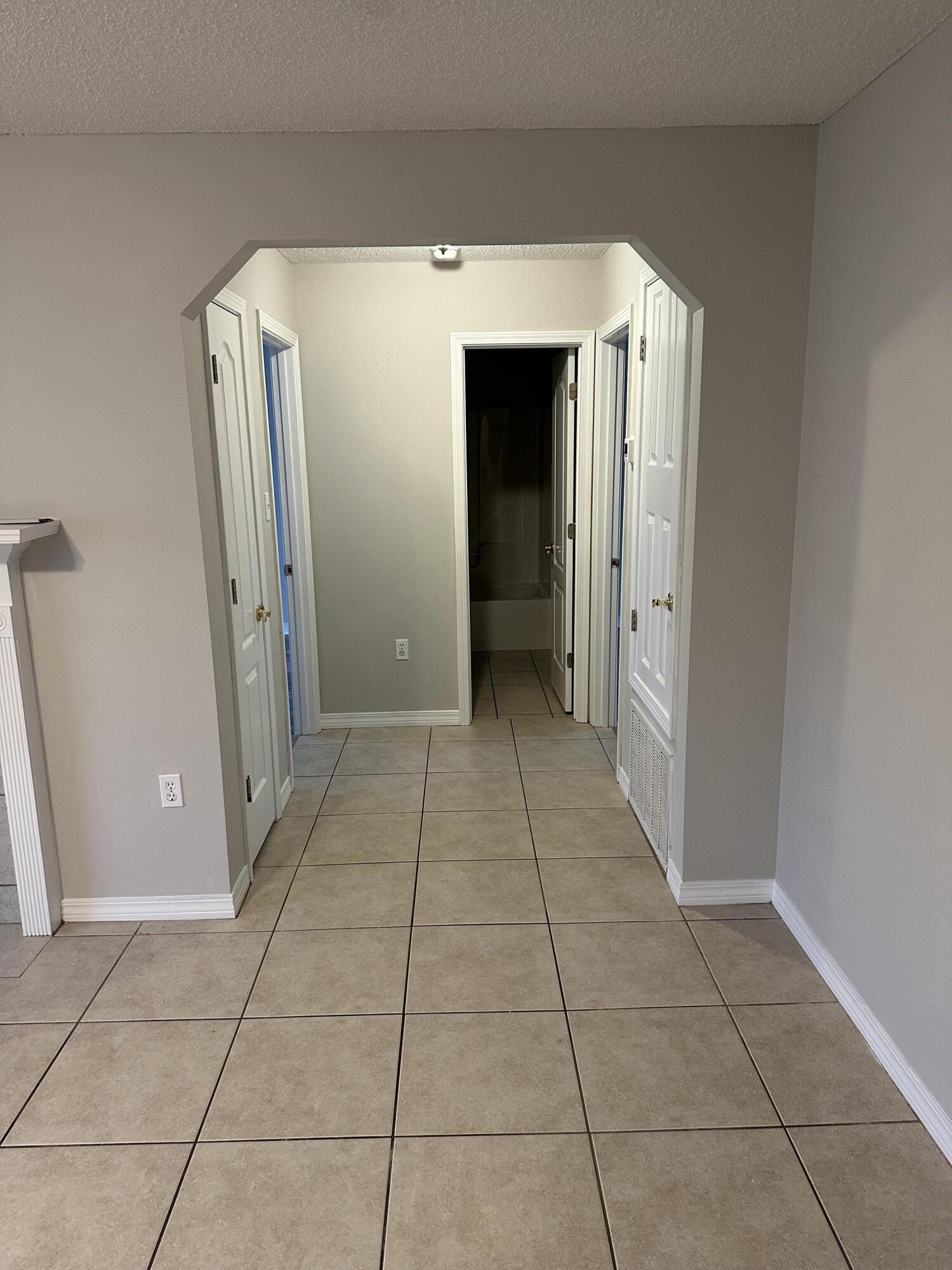 SAN PEDRO PLAZA - Residential Lease