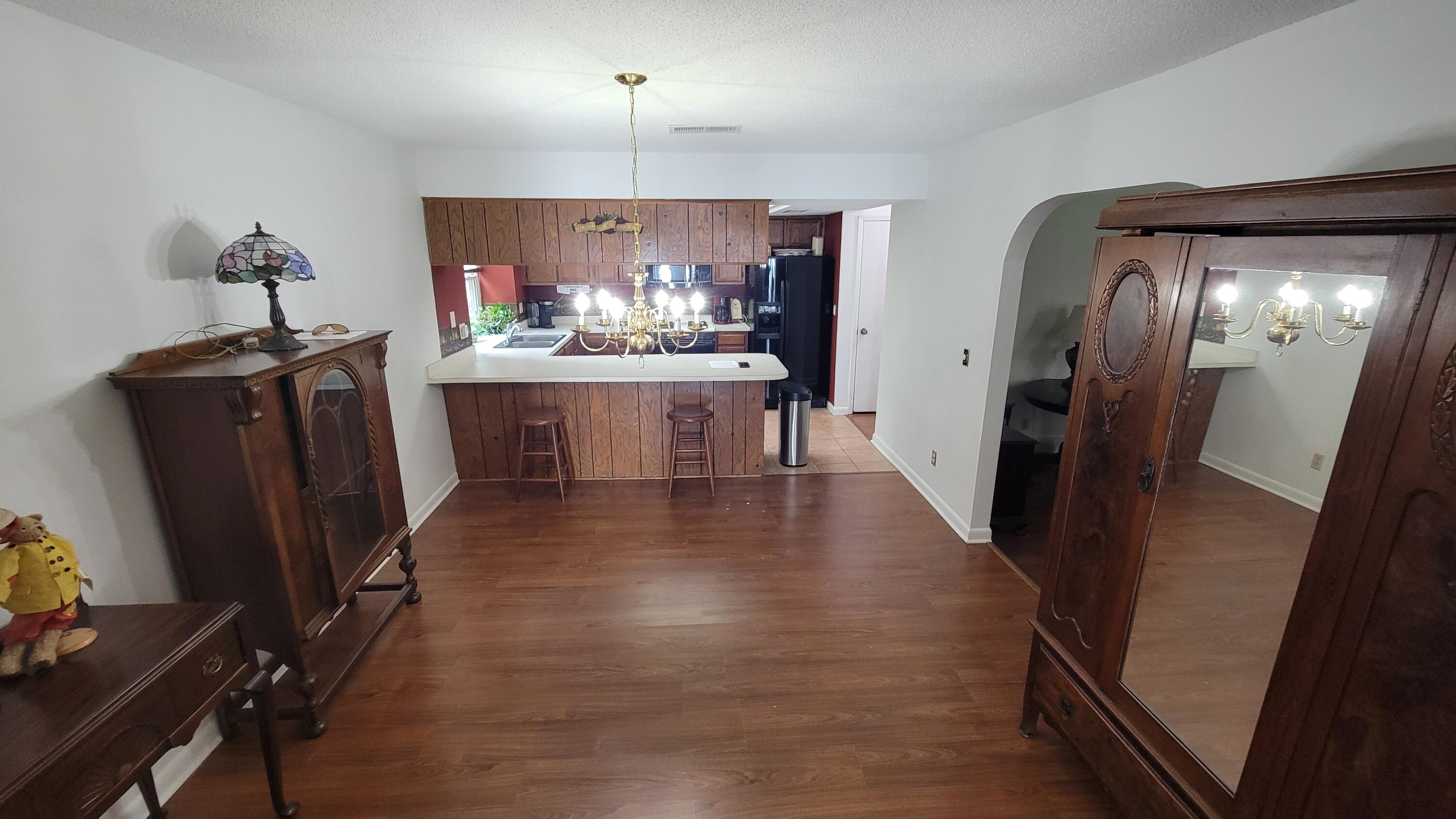 PINEWOOD ESTATES - Residential