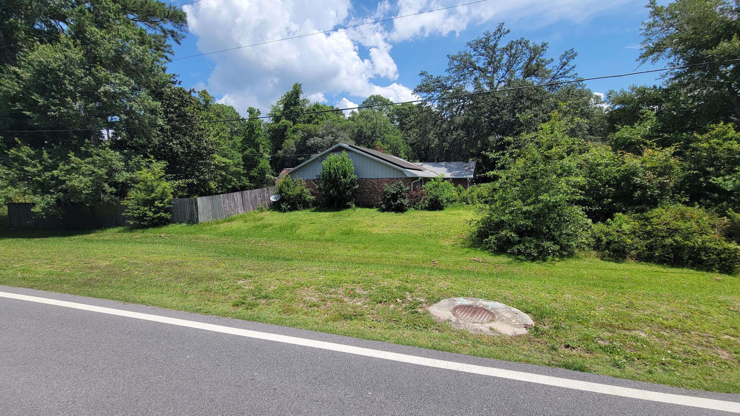 PINEWOOD ESTATES - Residential
