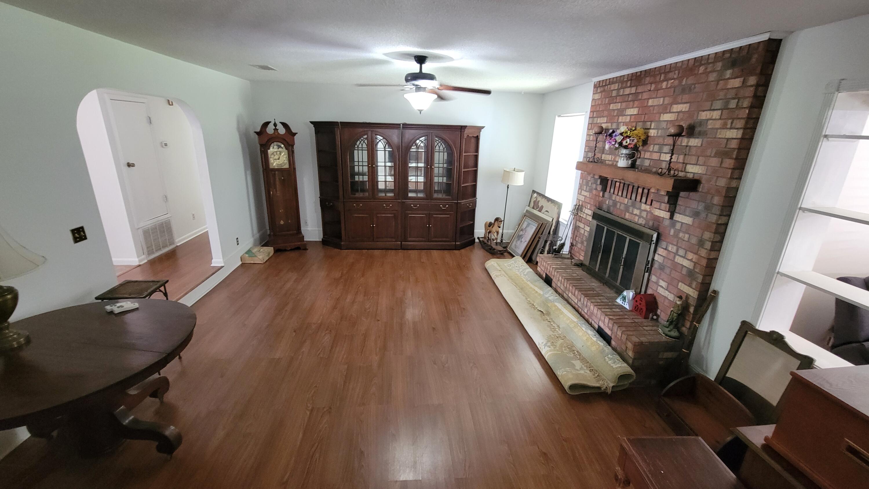 PINEWOOD ESTATES - Residential