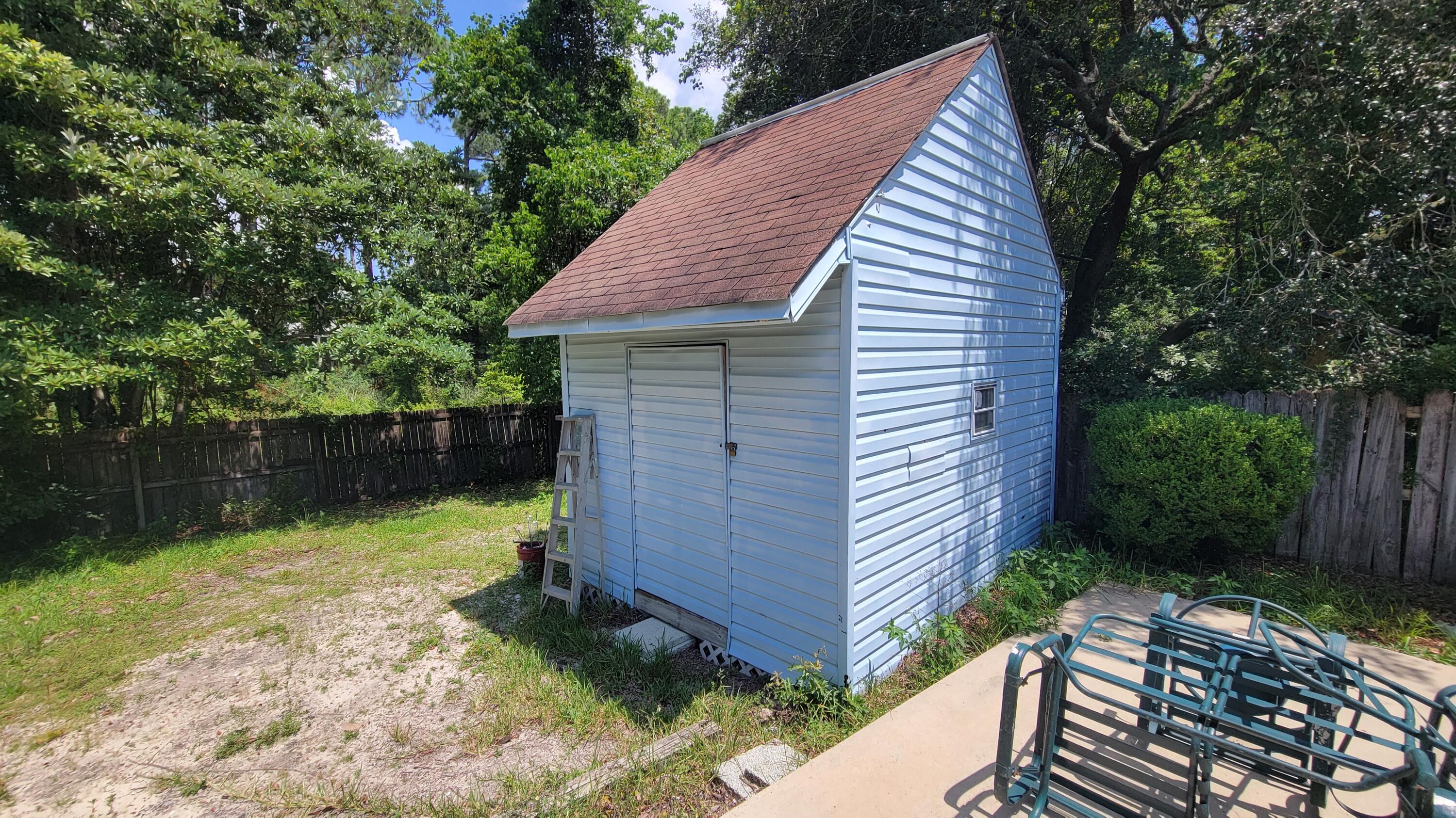 PINEWOOD ESTATES - Residential