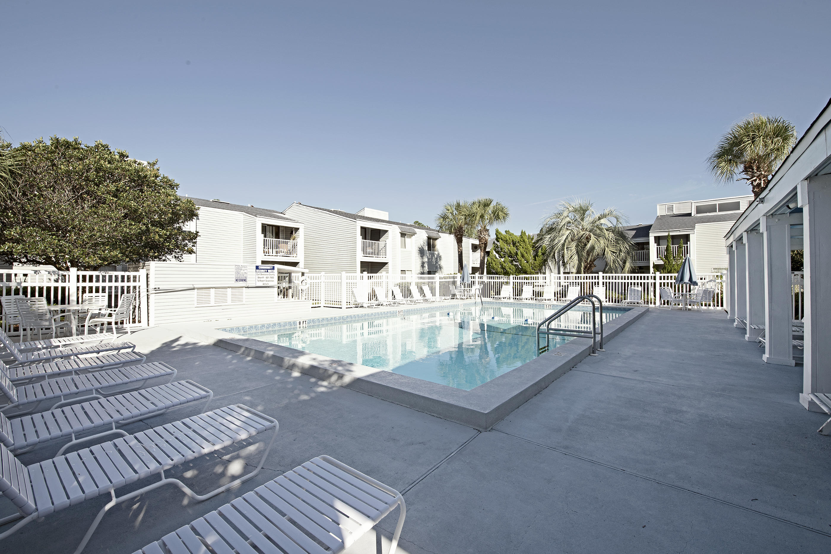 FINISTERRA CONDO - Residential