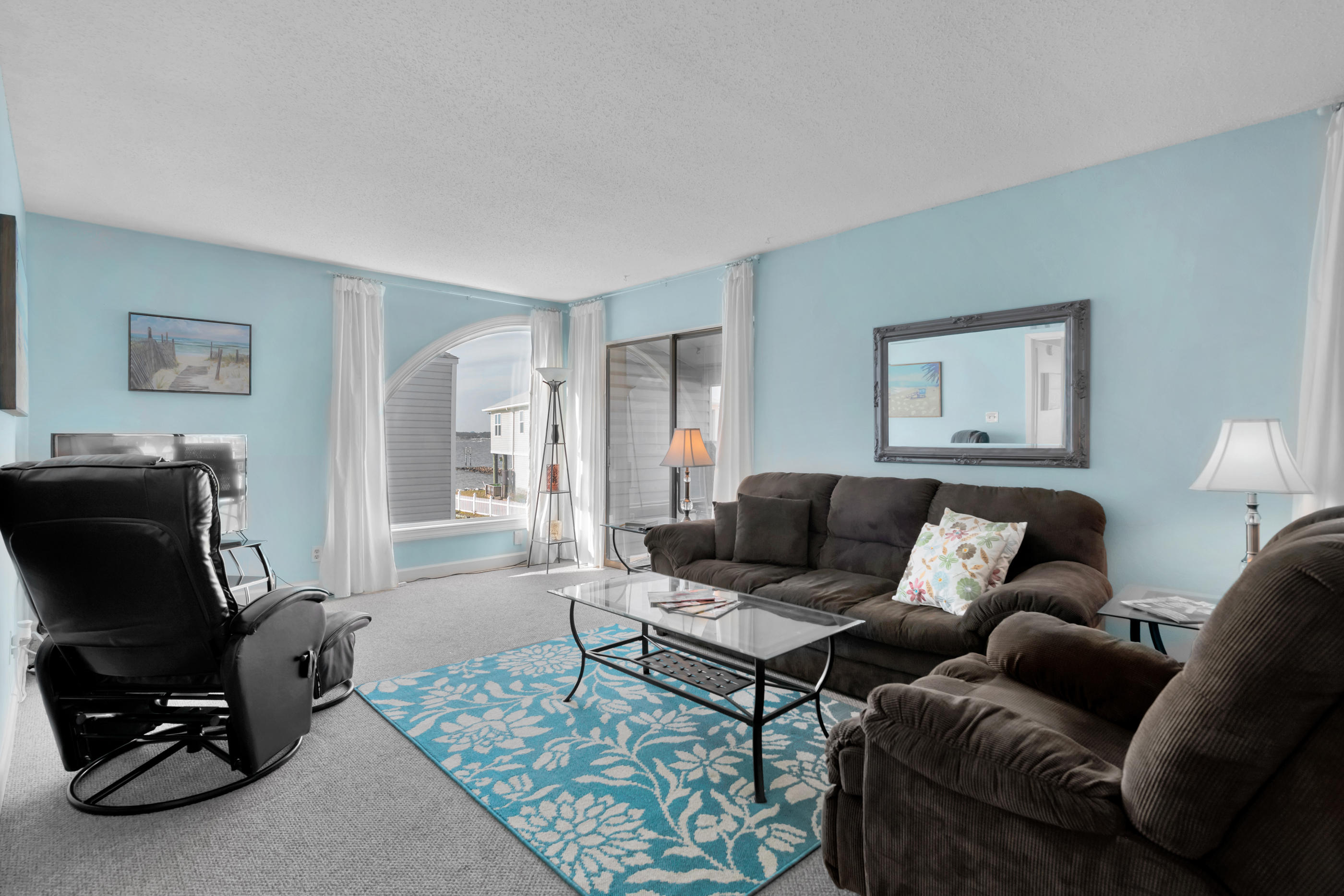 FINISTERRA CONDO - Residential