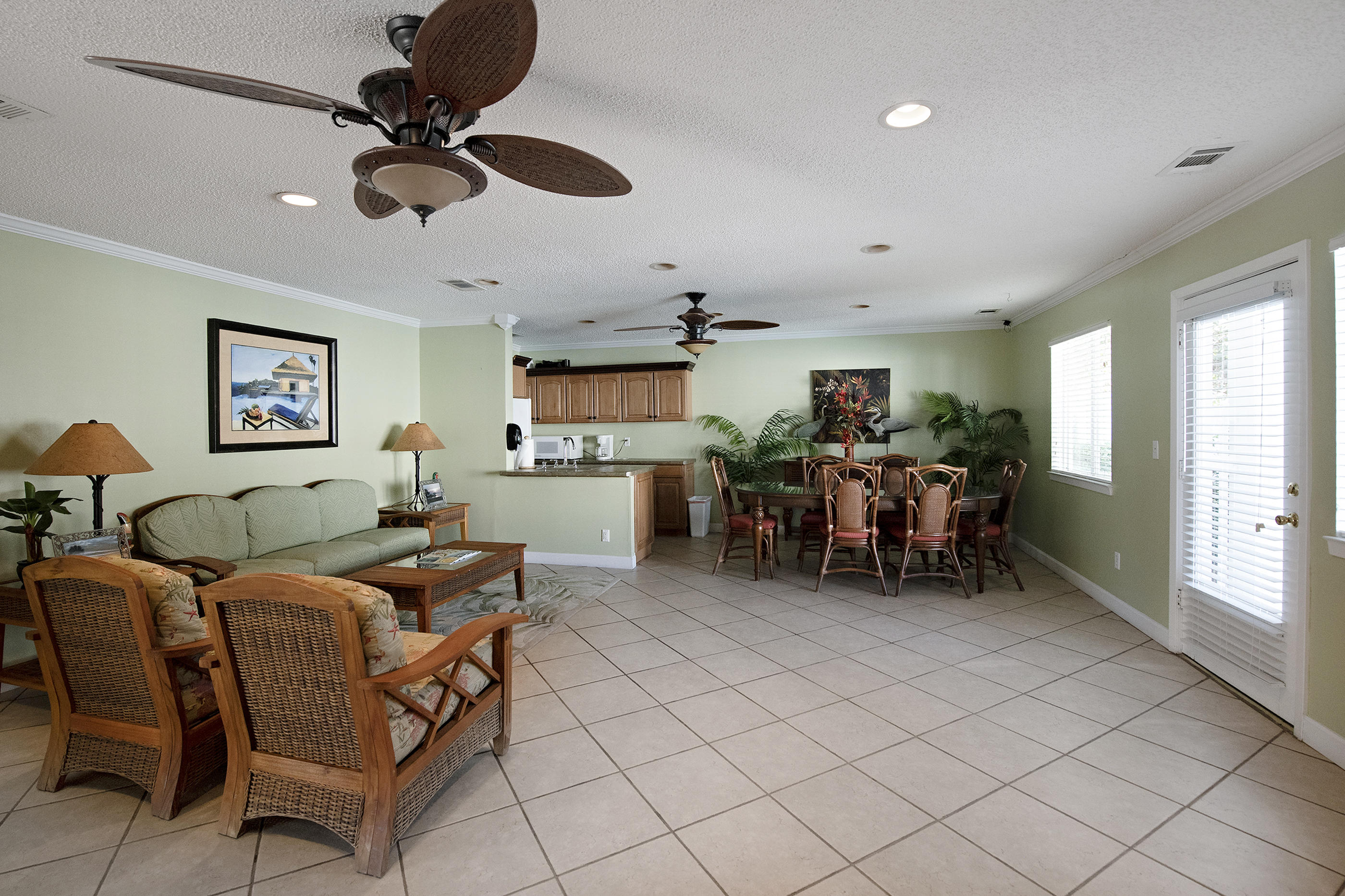 FINISTERRA CONDO - Residential