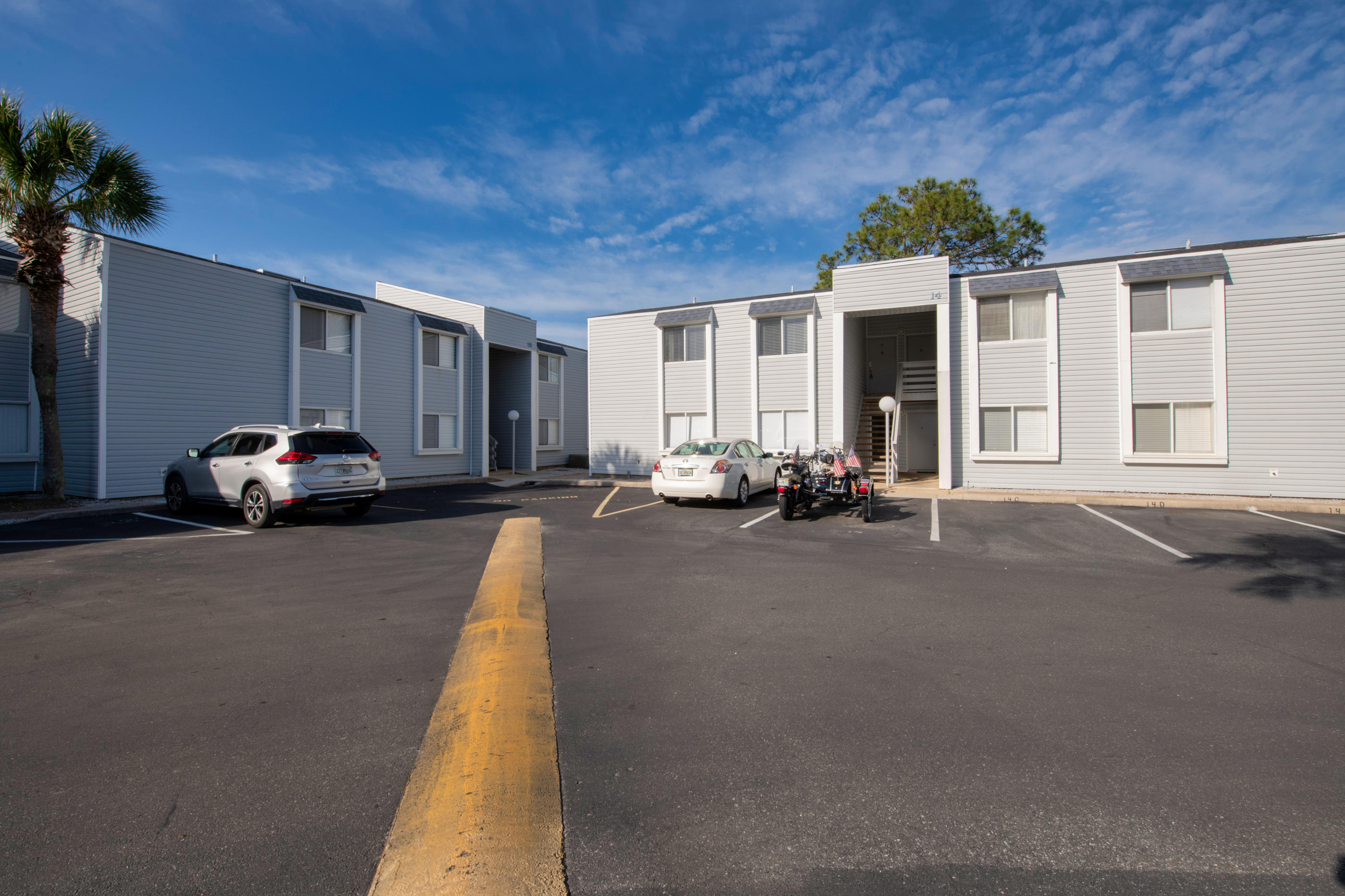 FINISTERRA CONDO - Residential