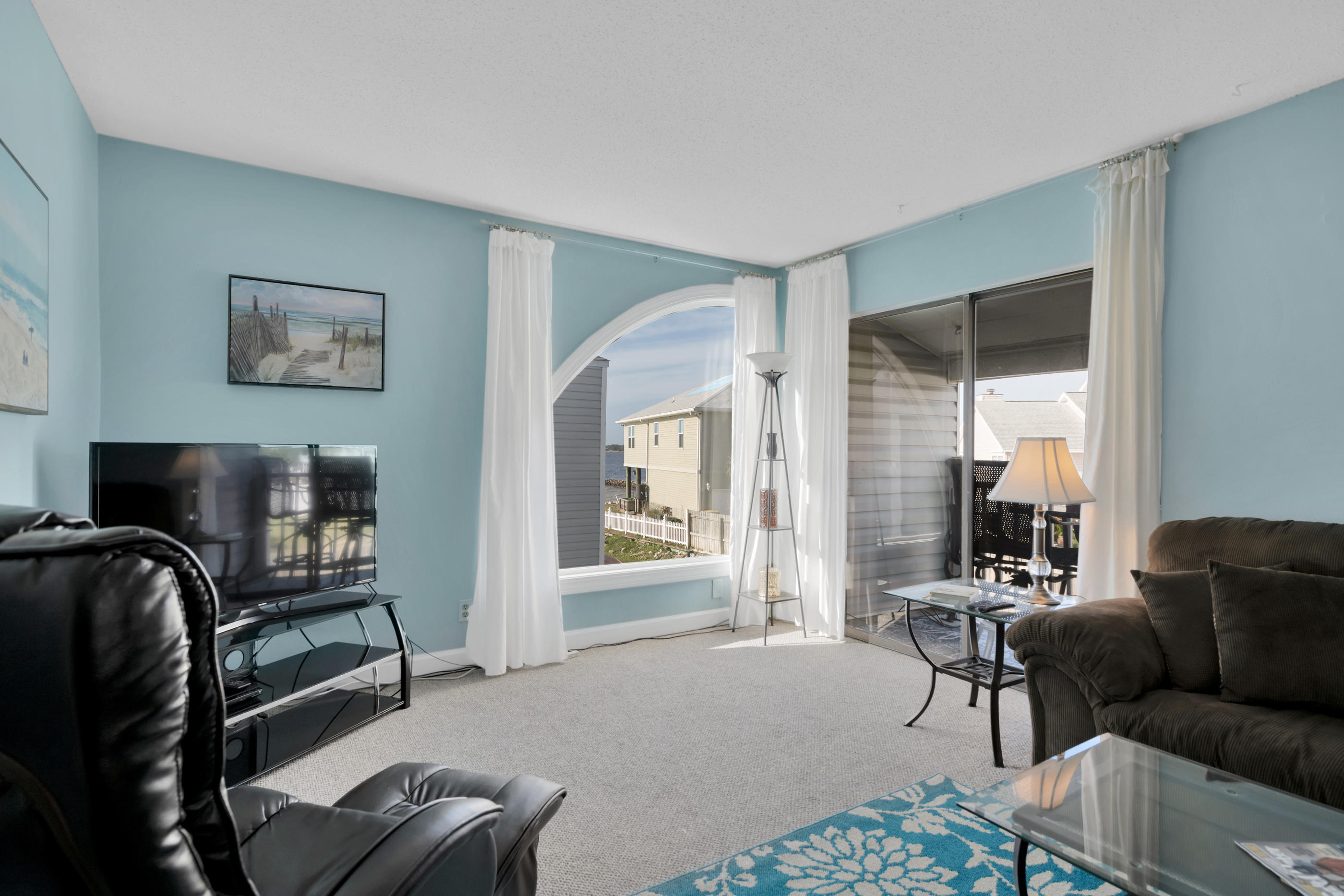 FINISTERRA CONDO - Residential