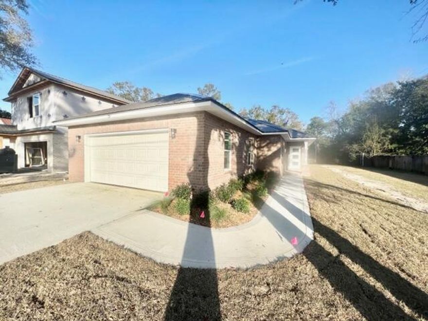 NEW CONSTRUCTION AVAILABLE NOW!!!
Located in Villa Tasso, one of the fastest growing communities in the Niceville area!! This adorable 3 bedroom, 2 bath brick home with a 2-car garage and a METAL roof , features an open, split bedroom floorplan with lvp and tile throughout, granite countertops in the kitchen and bathroom vanities with stainless steel appliances included. 

PET FRIENDLY (restrictions apply)

*$50 of monthly rent goes towards a Resident Benefits Package which includes Renters Insurance, Air Filter delivery, Identity protection, Resident Rewards program, Credit Building, Move-In Concierge, 24/7 Maintenance coordination*

Tenant to verify all data. Pets considered with owner approval Contact Sound Choice to Schedule a showing 8503898533