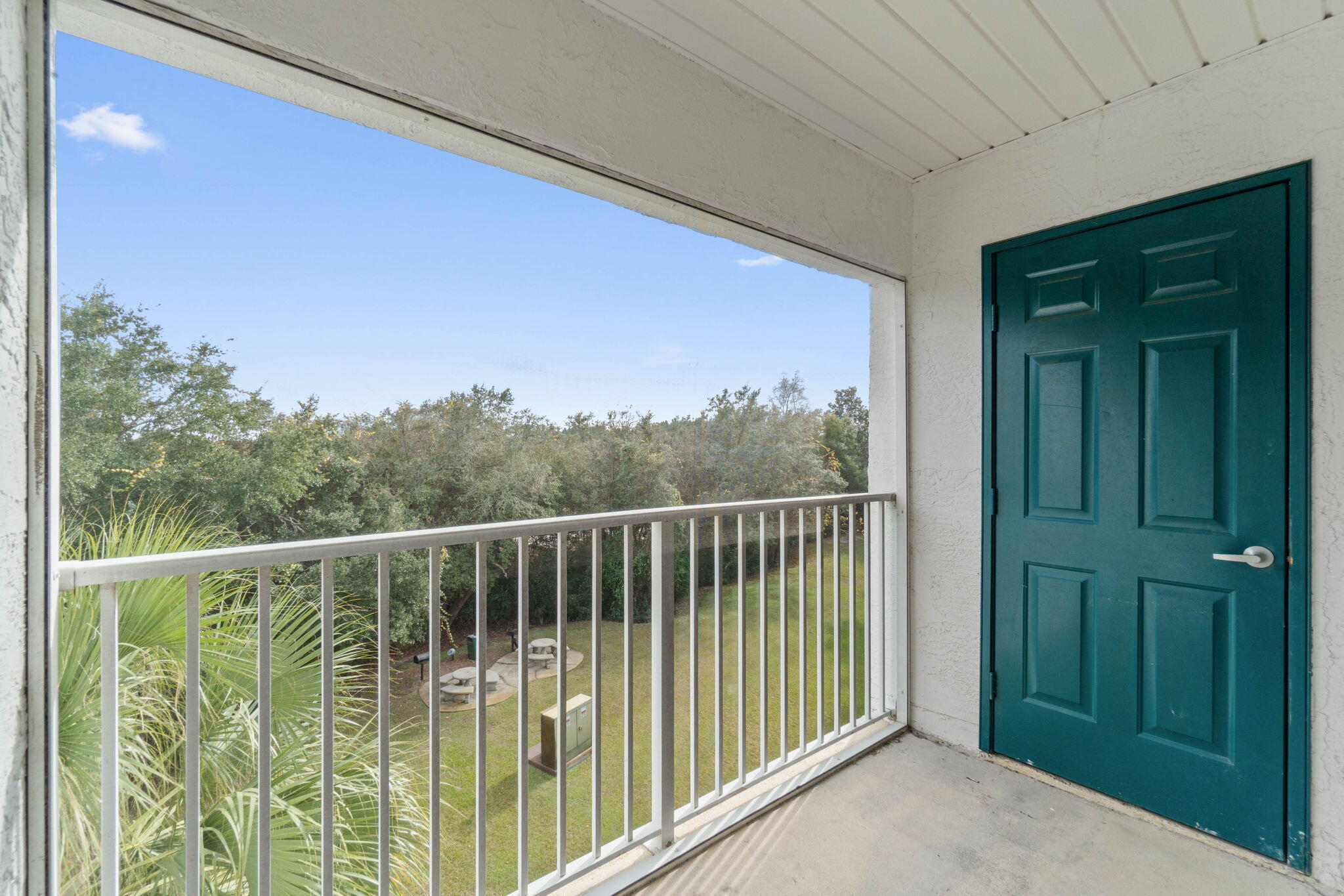 THE FLORIDA CLUB - Residential Lease