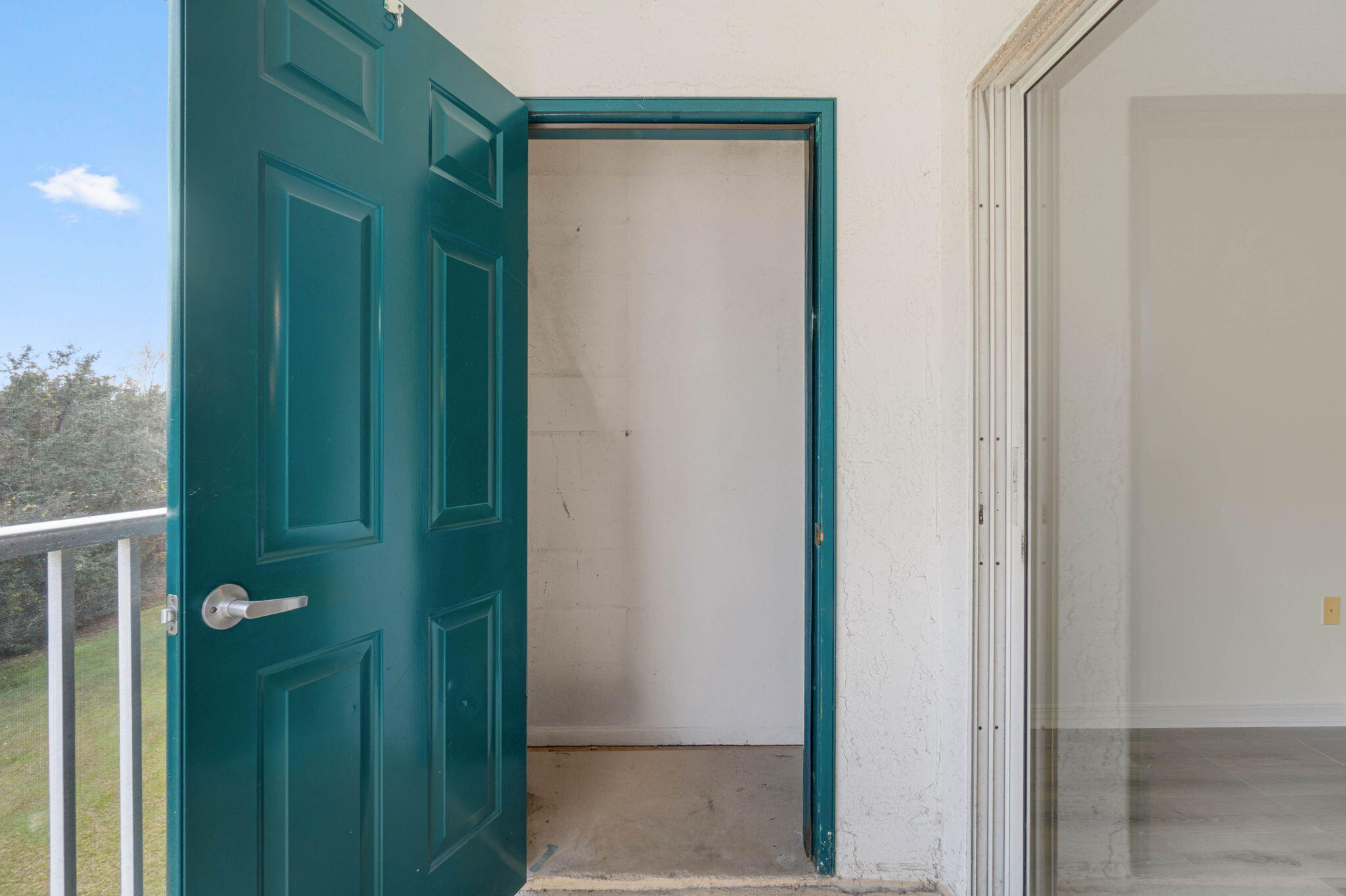 THE FLORIDA CLUB - Residential Lease