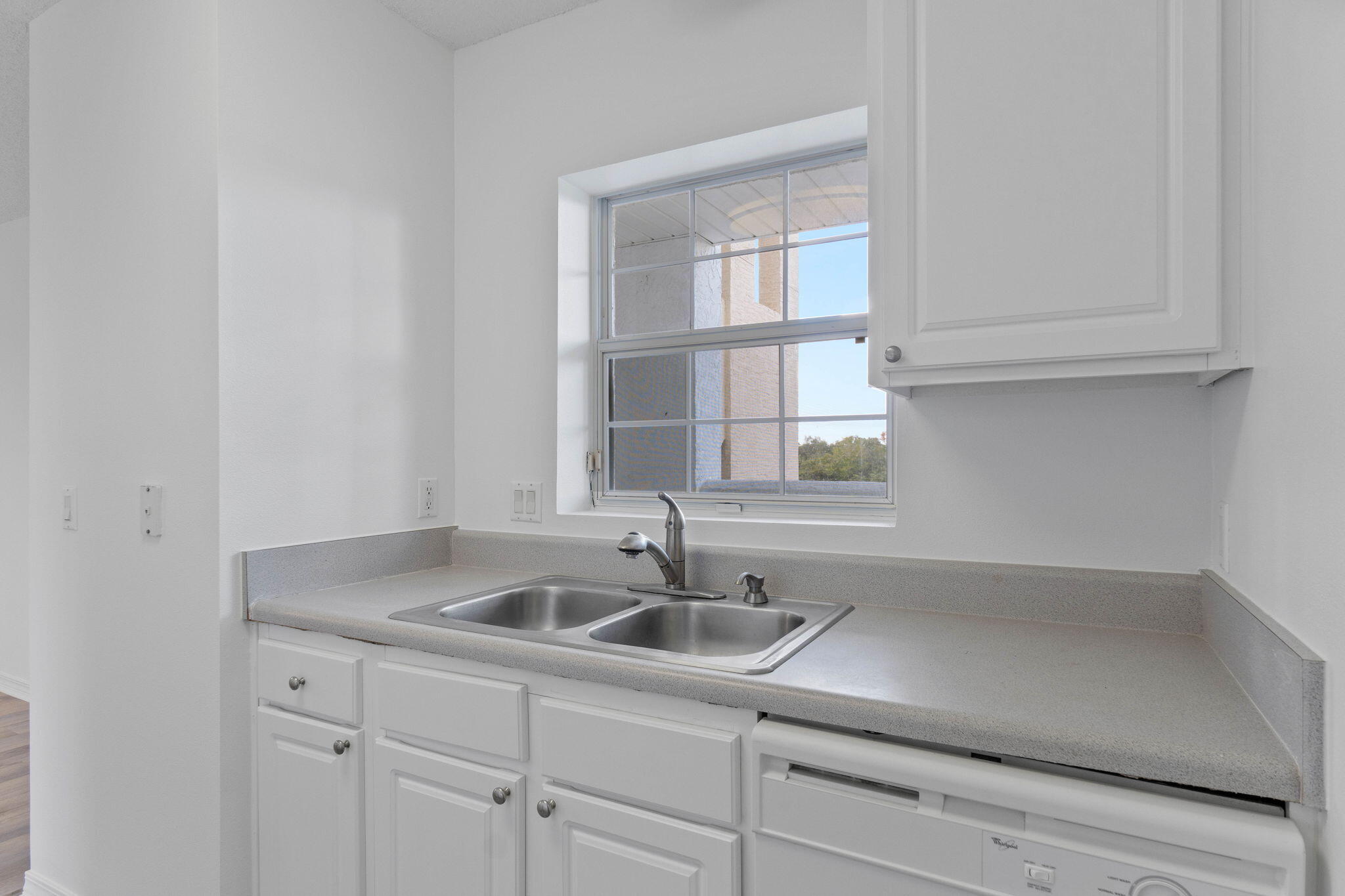 THE FLORIDA CLUB - Residential Lease